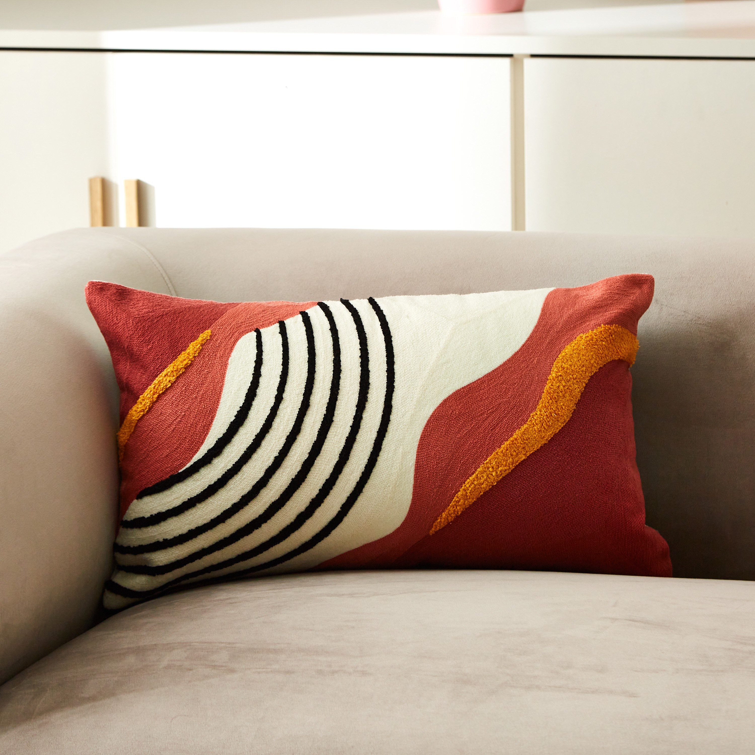 وسادة محشوة لويس من إيرلاين - 30x50 سم-hbxlivingroom-furnishings-cushionsandcovers-filledcushions-image-1