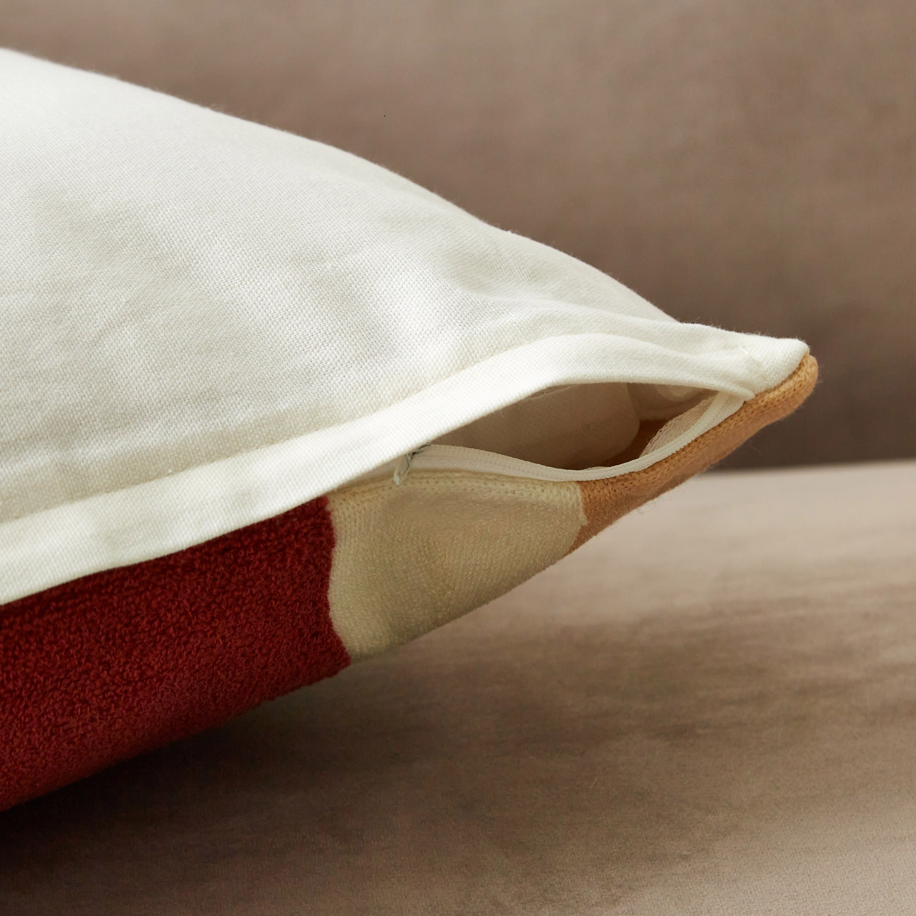 وسادة محشوة ليني من إيرلاين - 45x45 سم-hbxlivingroom-furnishings-cushionsandcovers-filledcushions-image-3