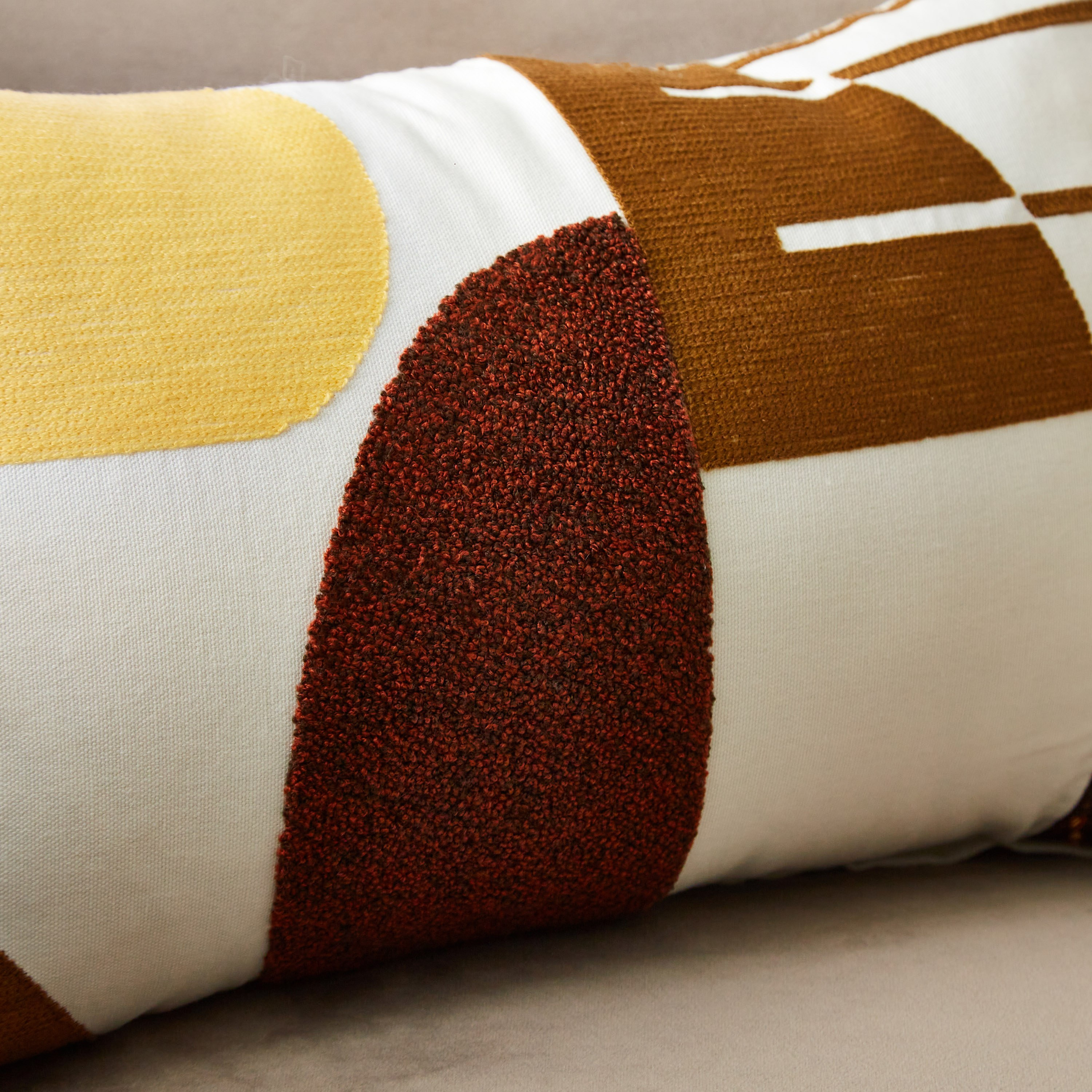 وسادة محشوة جاري من آرون - 30x50 سم-hbxlivingroom-furnishings-cushionsandcovers-filledcushions-image-2