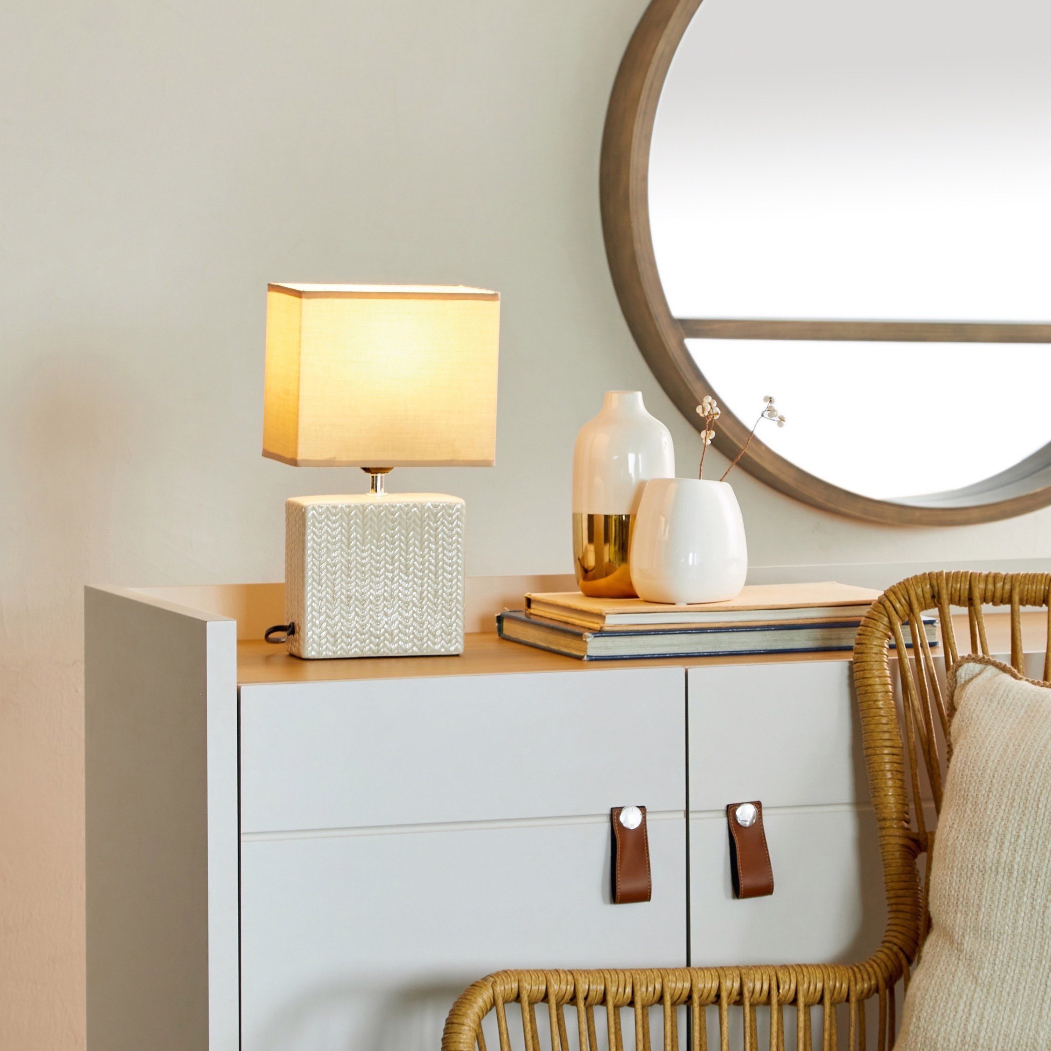 مصباح طاولة سيراميك من ألور - 18x13x31 سم-hbxlivingroom-lighting-tablelamps-image-5
