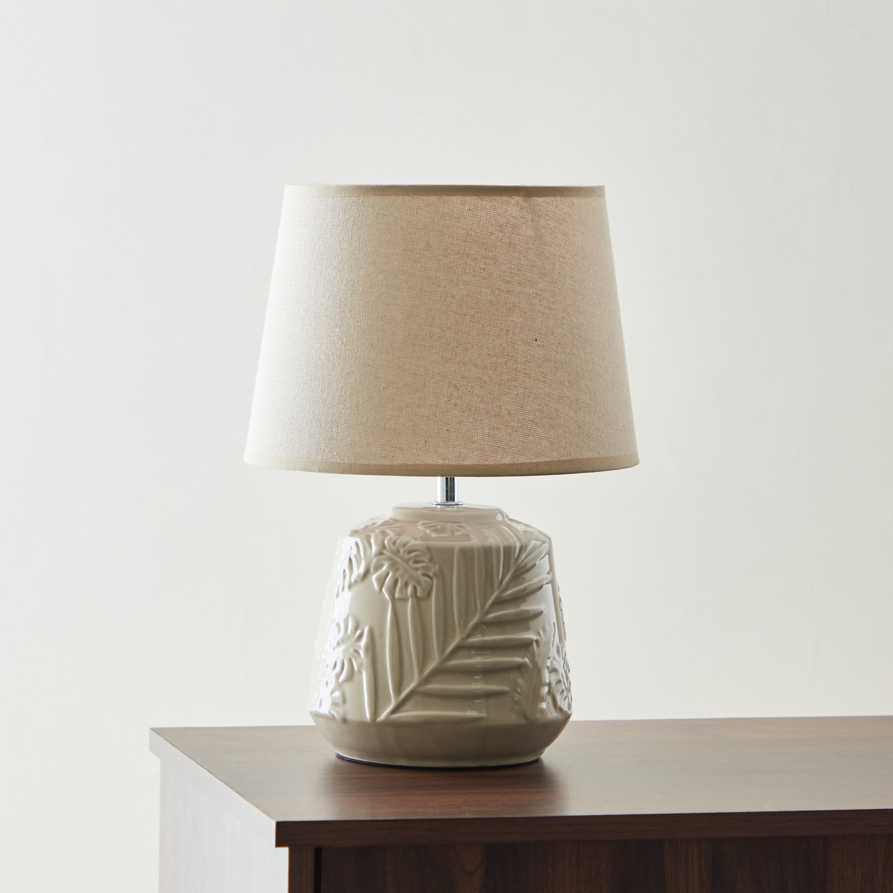 مصباح طاولة سيراميك بغطاء من ألور - 25x25x37 سم-hbxlivingroom-lighting-tablelamps-image-1
