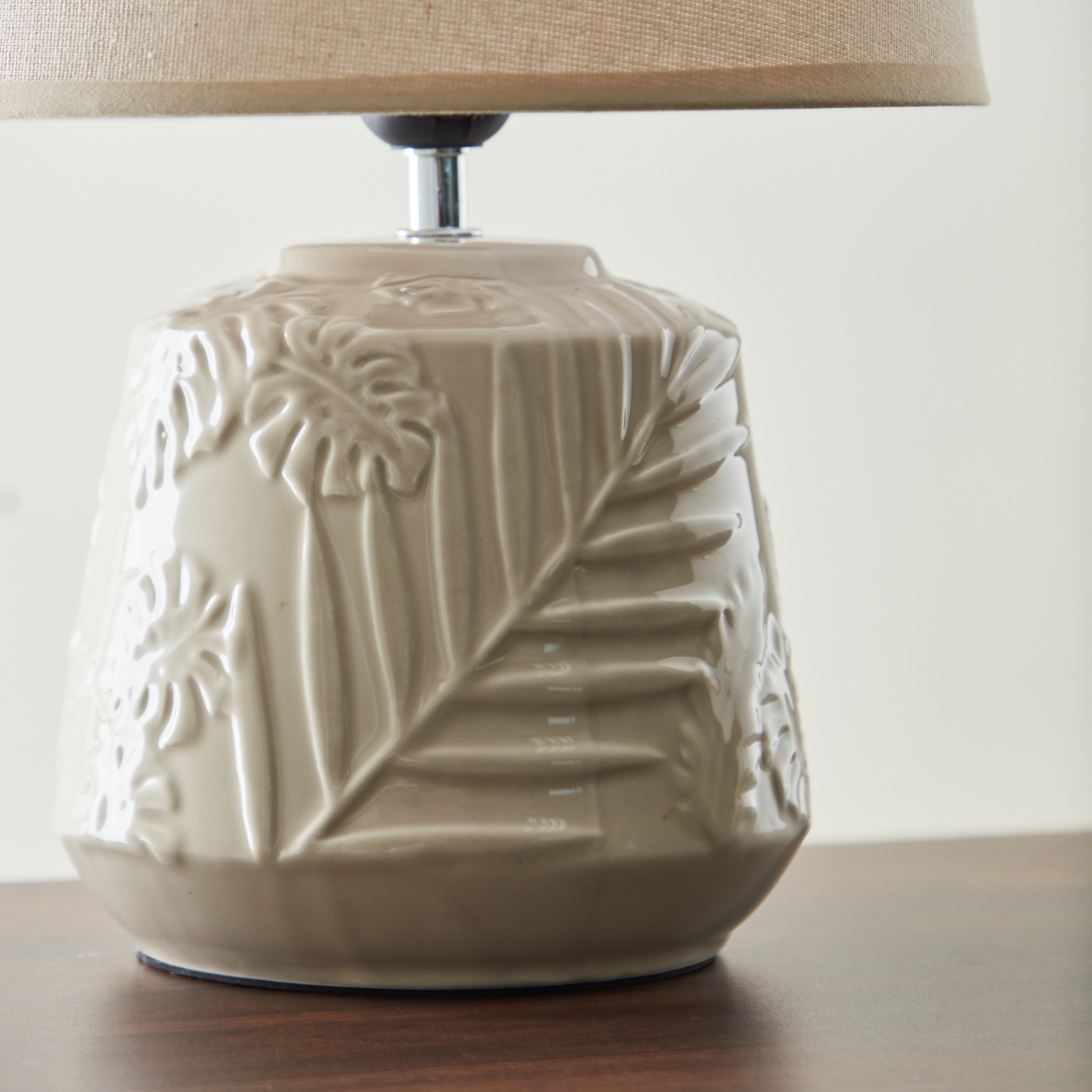 مصباح طاولة سيراميك بغطاء من ألور - 25x25x37 سم-hbxlivingroom-lighting-tablelamps-image-3