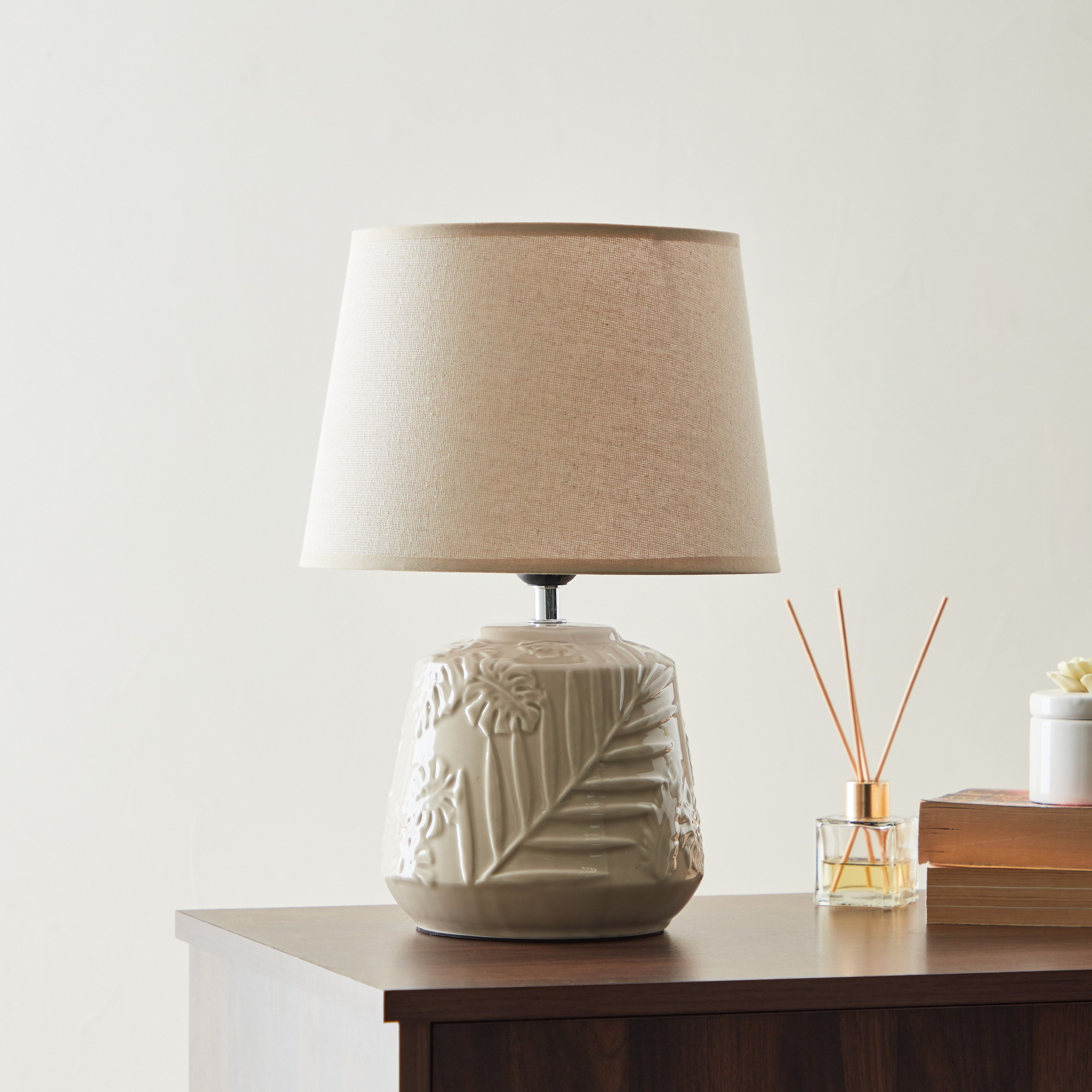 مصباح طاولة سيراميك بغطاء من ألور - 25x25x37 سم-hbxlivingroom-lighting-tablelamps-image-5