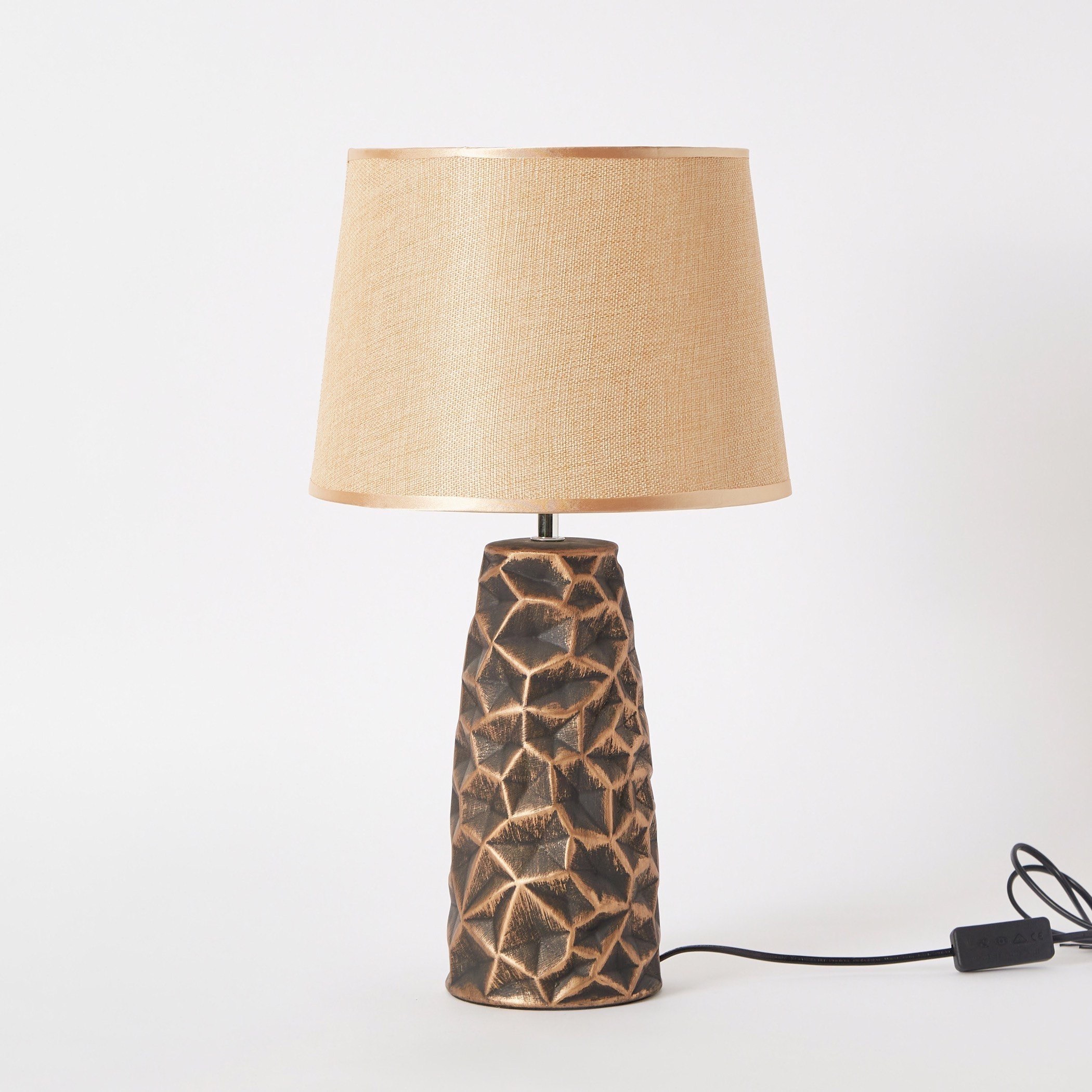 مصباح طاولة سيراميك بقاعدة بارزة الملمس من ألور - 27x27x49 سم-hbxlivingroom-lighting-tablelamps-image-6