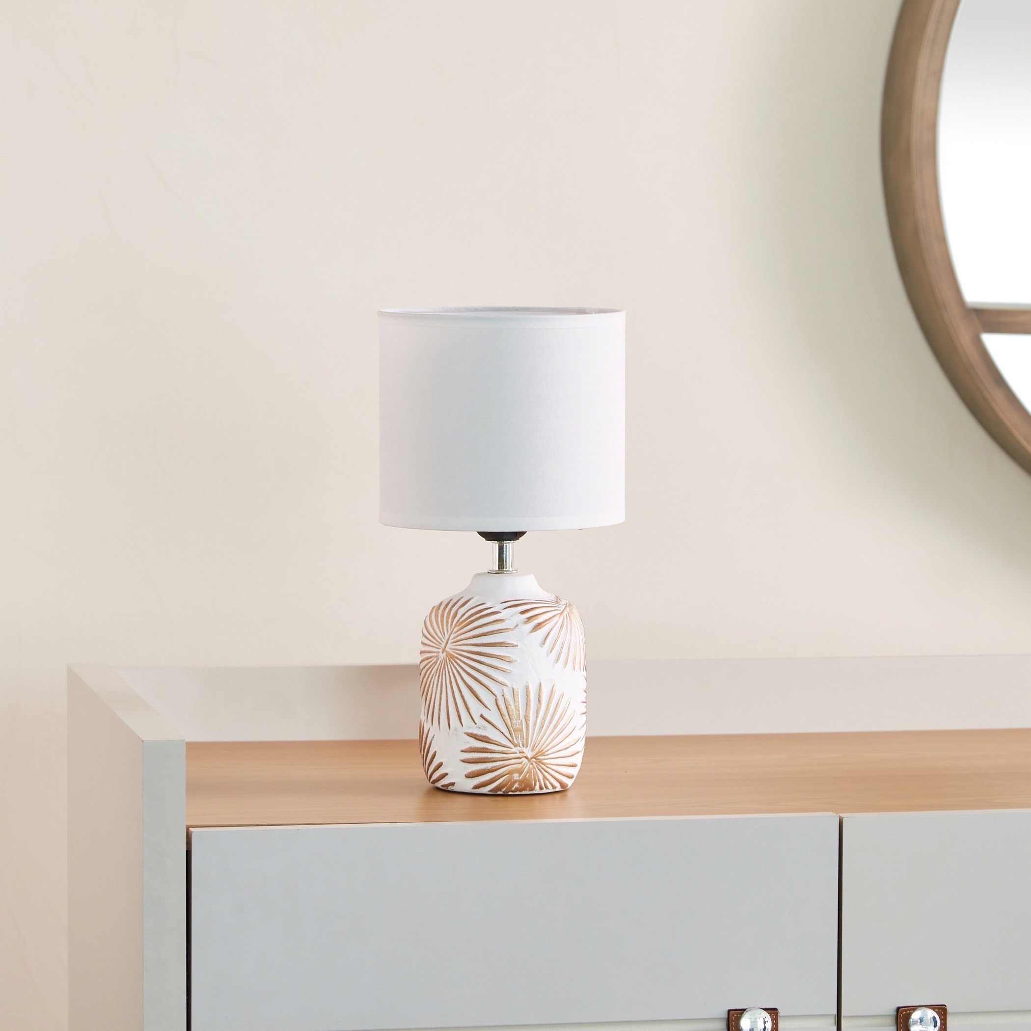 مصباح طاولة سيراميك بقاعدة بارزة الملمس من ألور - 15x15x28 سم-hbxlivingroom-lighting-tablelamps-image-1