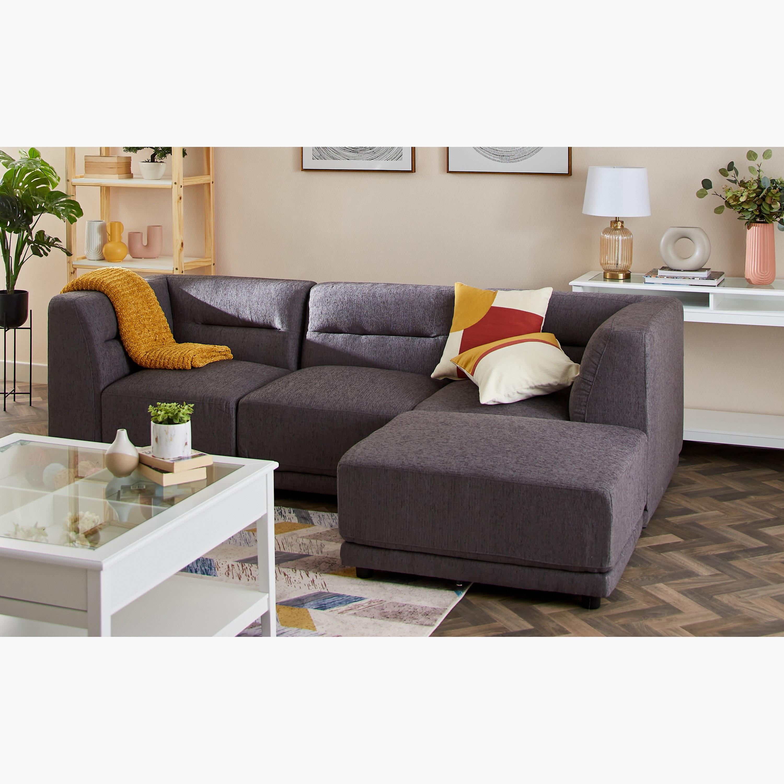 مقعد عثماني من سيمنتينو-hbxlivingroom-sofasandarmchairs-ottomansandfootstools-image-9