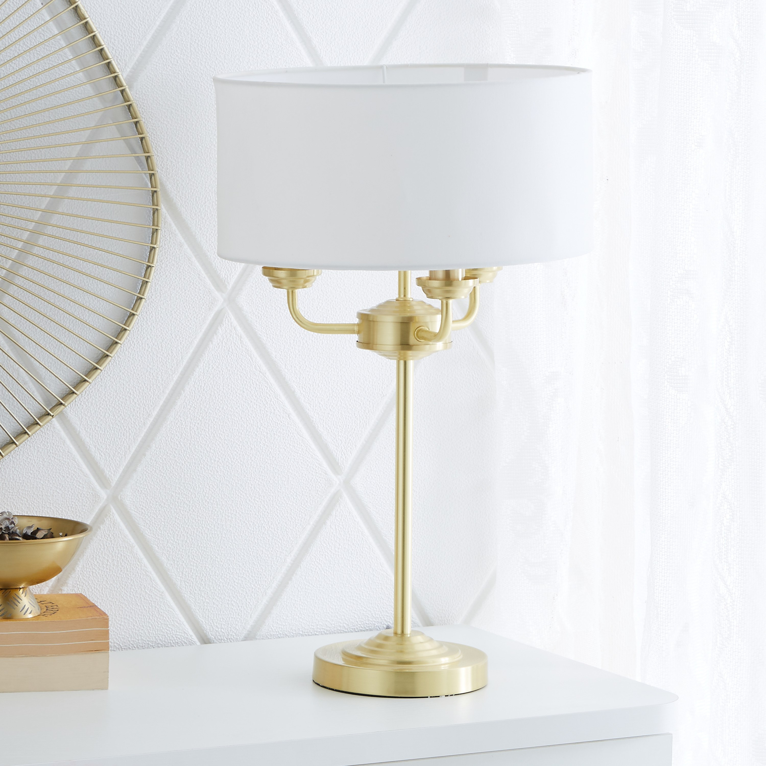 مصباح طاولة بغطاء وقاعدة ذهبية معدنية من نوفيليتي - 32x32x53 سم-hbxlivingroom-lighting-tablelamps-image-1