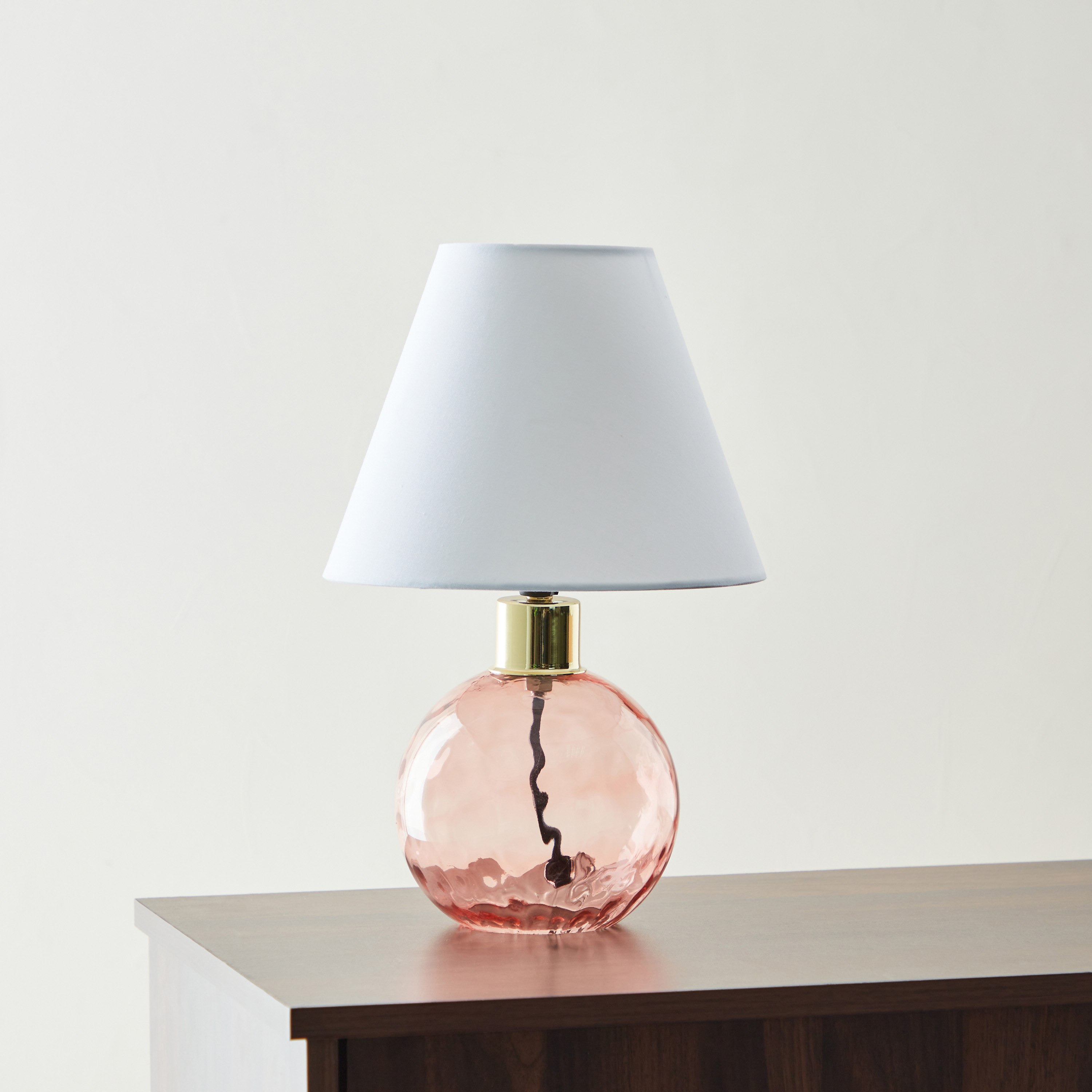 مصباح طاولة بقاعدة زجاجية من نوفيلتي - 23x23x34 سم-hbxlivingroom-lighting-tablelamps-image-1
