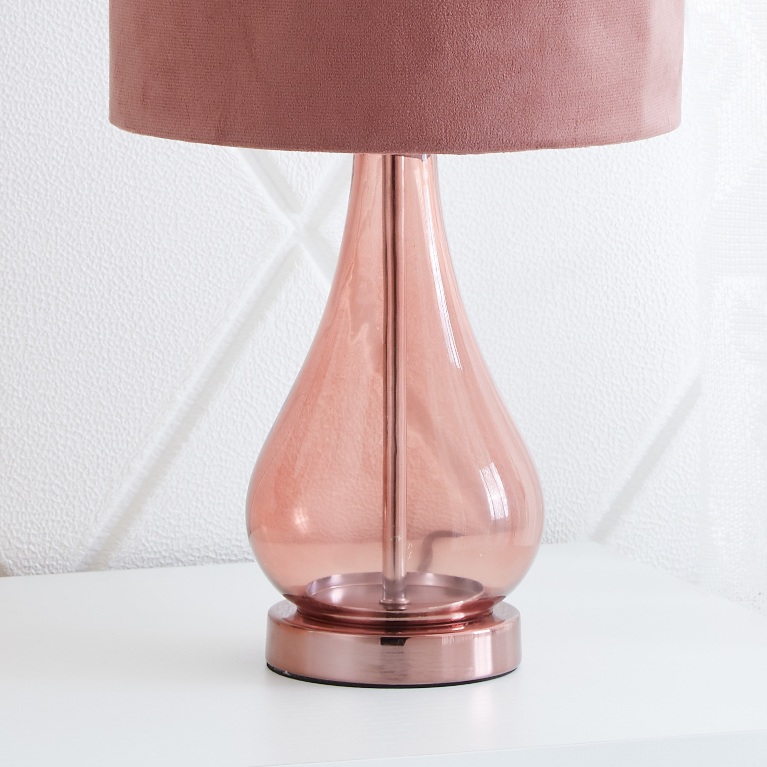 مصباح طاولة بقاعدة زجاجية من نوفيلتي - 22x22x38 سم-hbxlivingroom-lighting-tablelamps-image-4