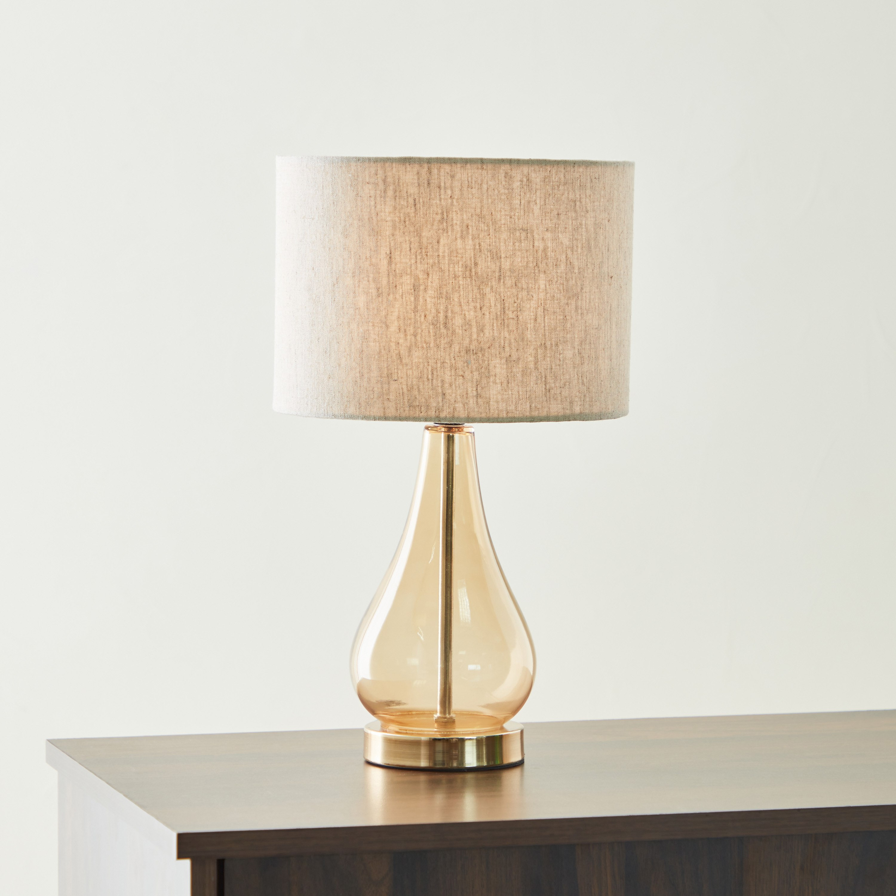 مصباح طاولة بقاعدة زجاج من نوفيلتي - 22x22x38 سم-hbxlivingroom-lighting-tablelamps-image-2
