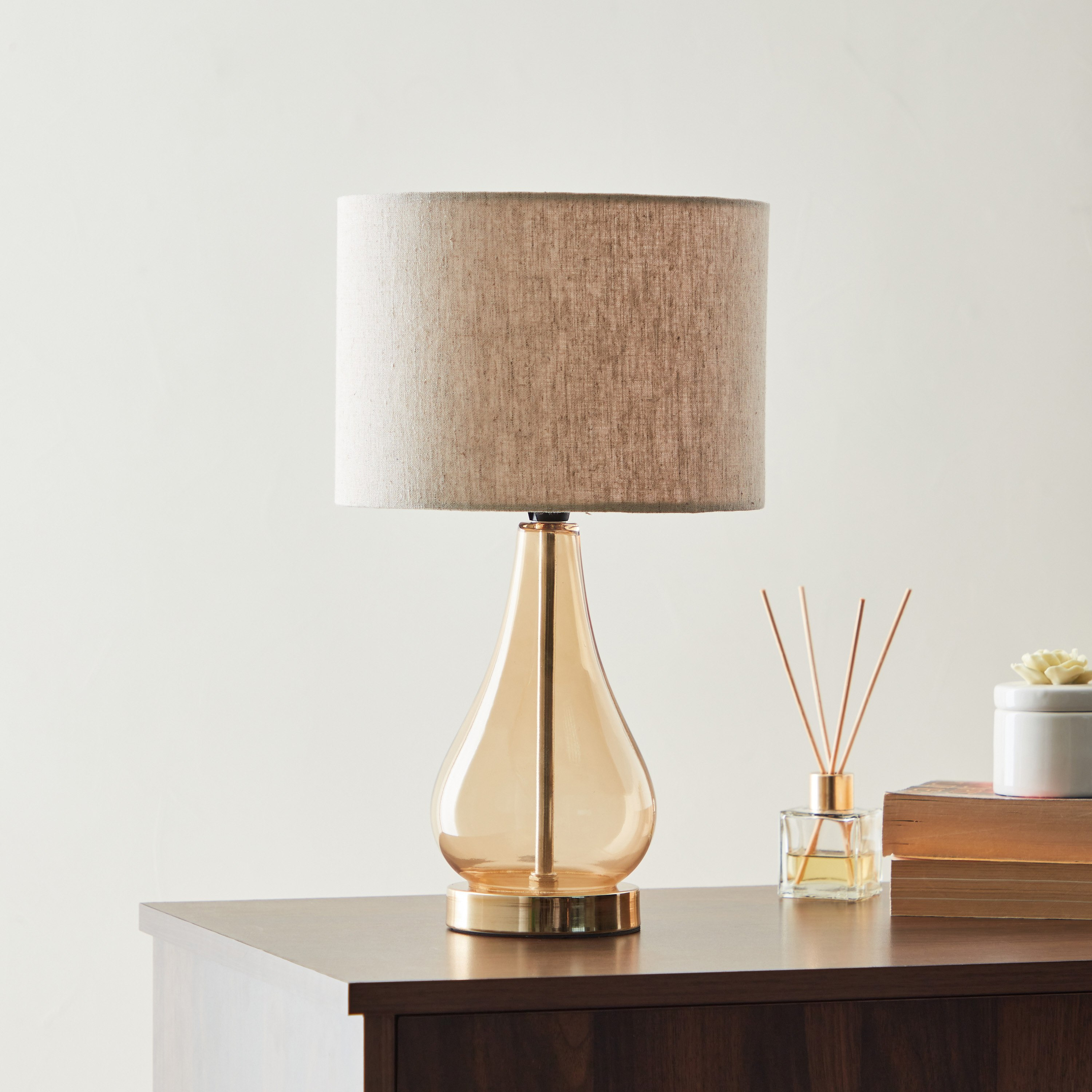 مصباح طاولة بقاعدة زجاج من نوفيلتي - 22x22x38 سم-hbxlivingroom-lighting-tablelamps-image-5