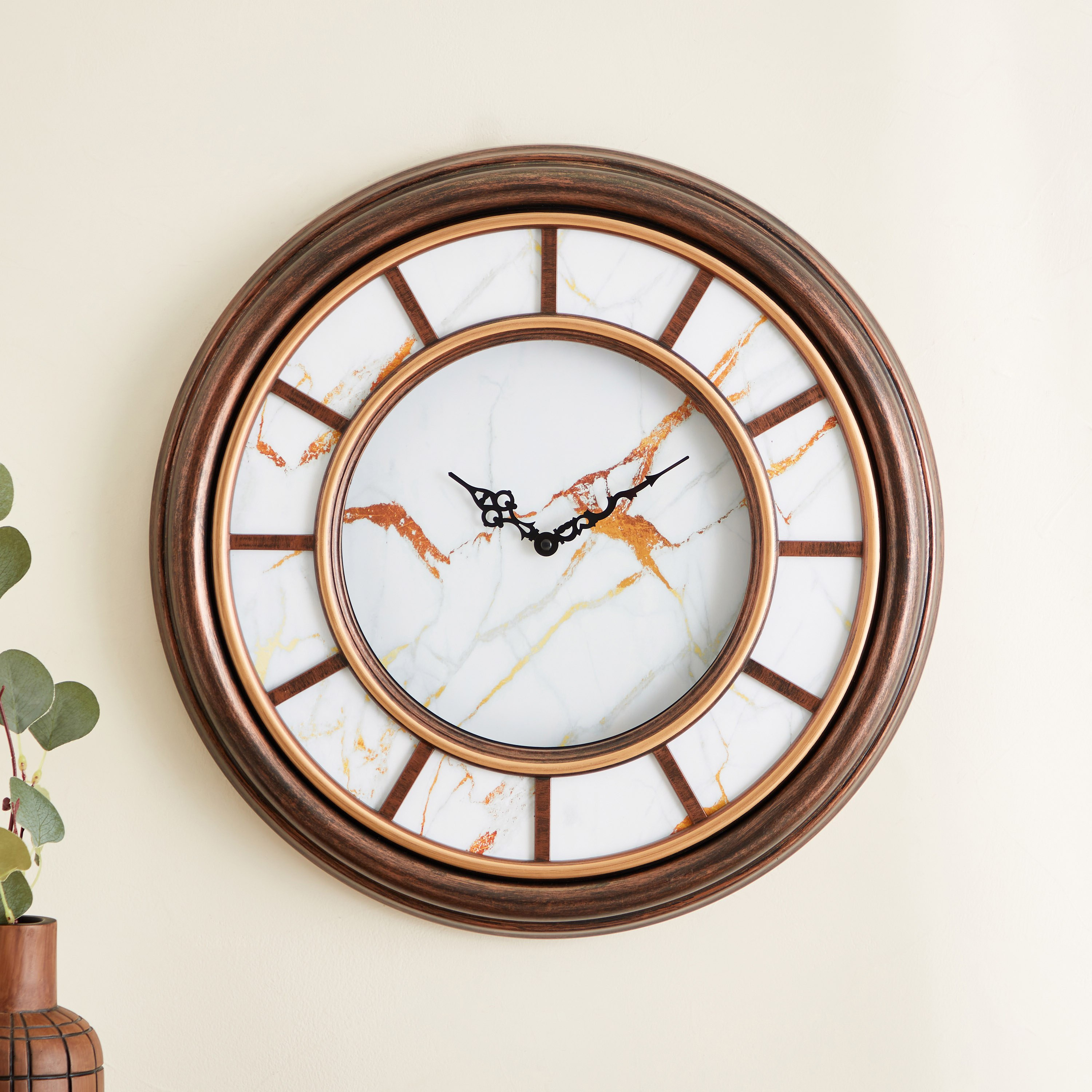 ساعة حائط بملمس رخام من دلفين - 51x6 سم-hbxdiningroom-decorandaccessories-clocks-image-1