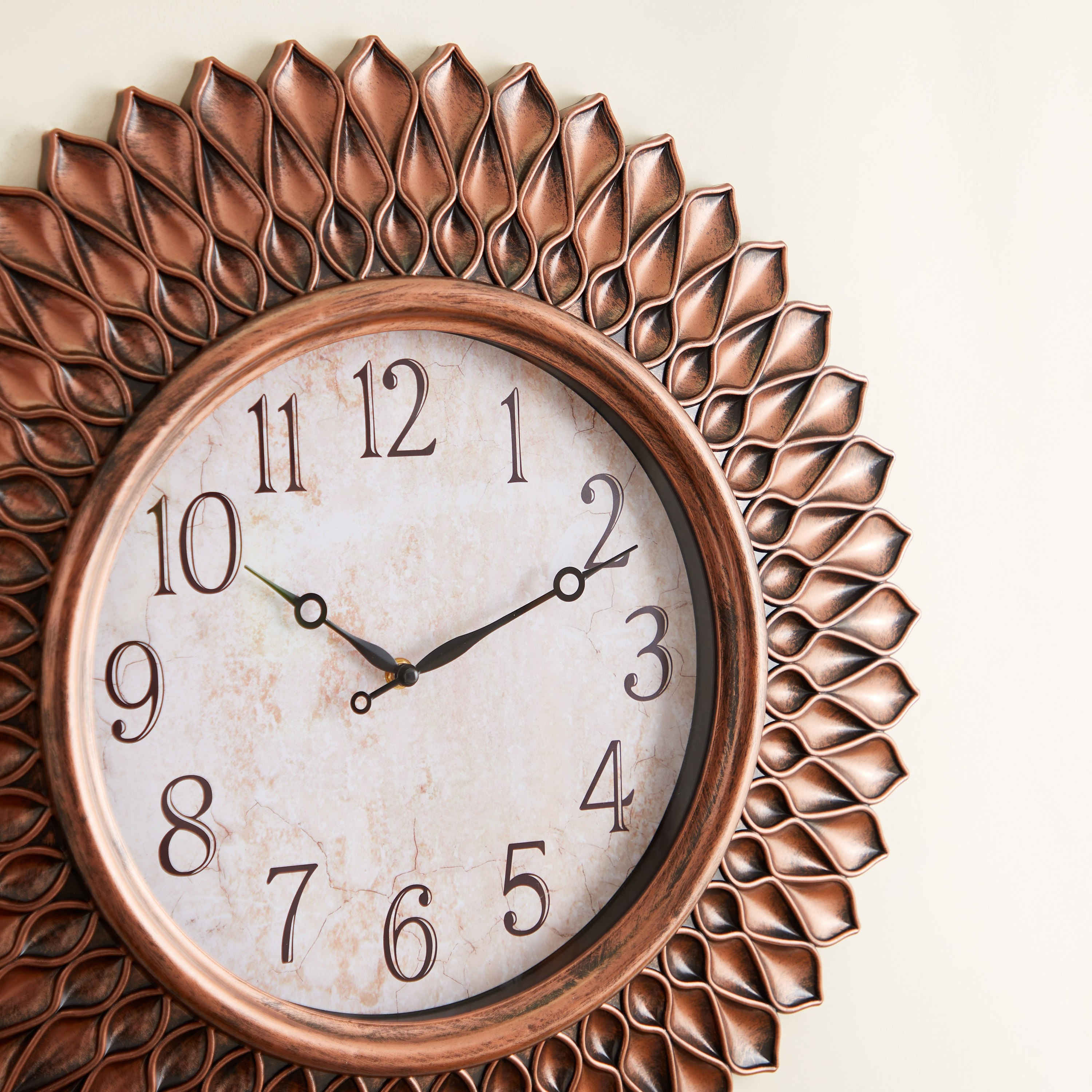 ساعة حائط بحواف بشكل بتلات مدببة من دلفين - 55x5 سم-hbxdiningroom-decorandaccessories-clocks-image-3