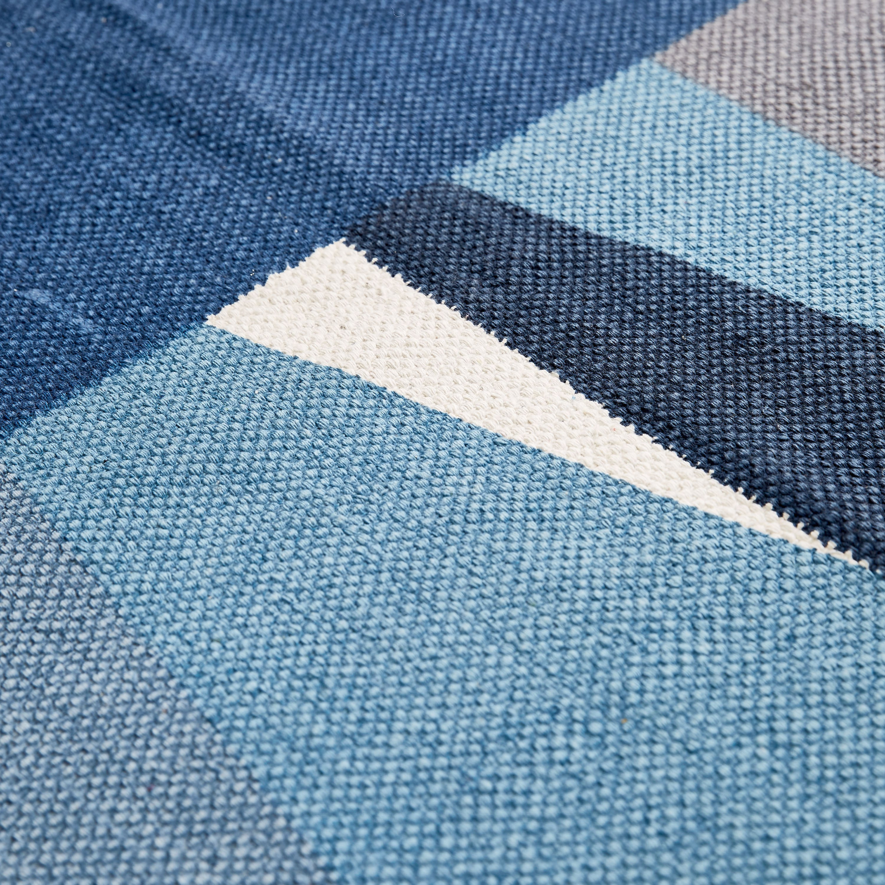 سجادة دوري قطن من أوليفر مارتن - 80x150 سم-hbxdecorandfurnishings-floorcoverings-rugs-image-3