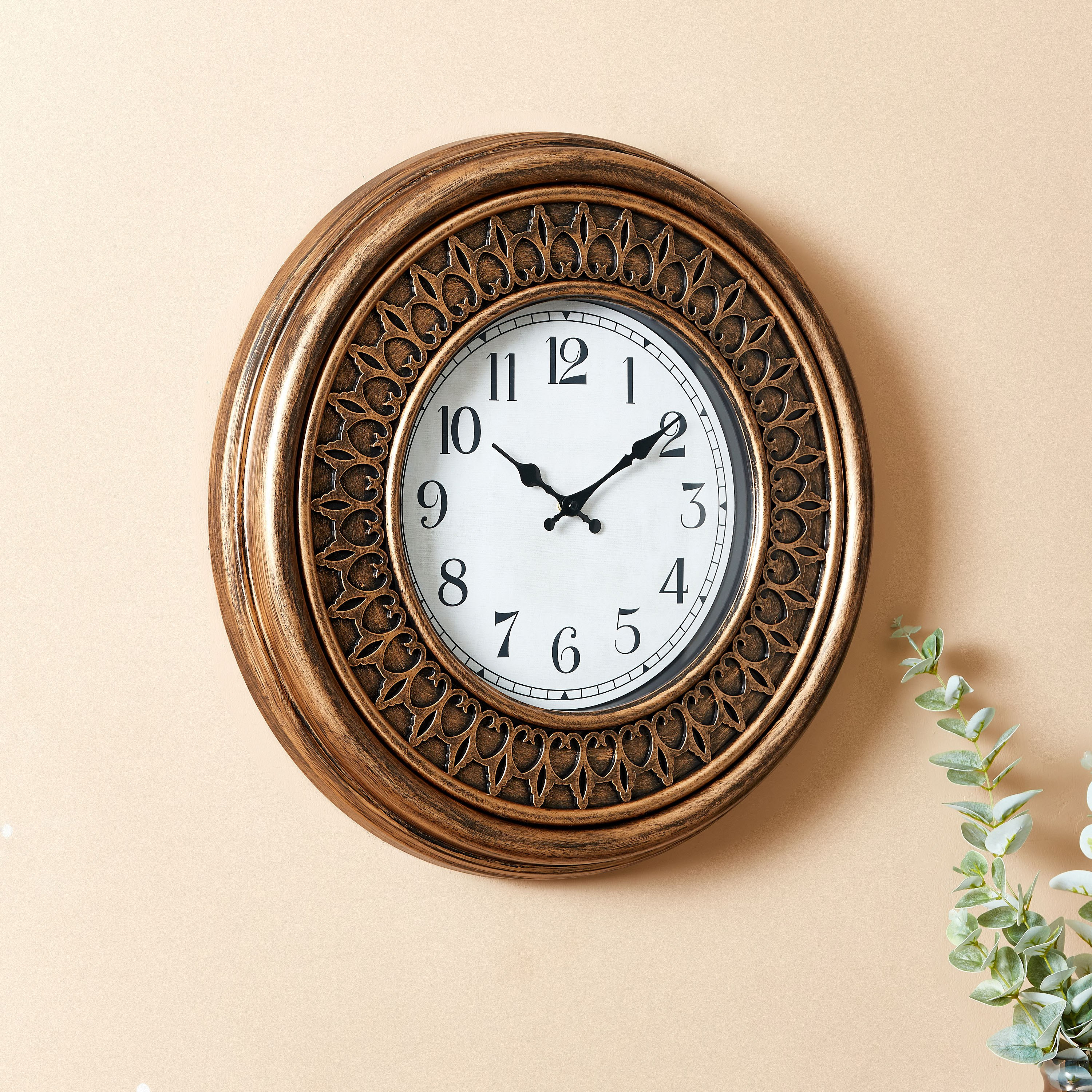 ساعة حائط بإطار مستدير من دلفين-hbxdiningroom-decorandaccessories-clocks-image-2