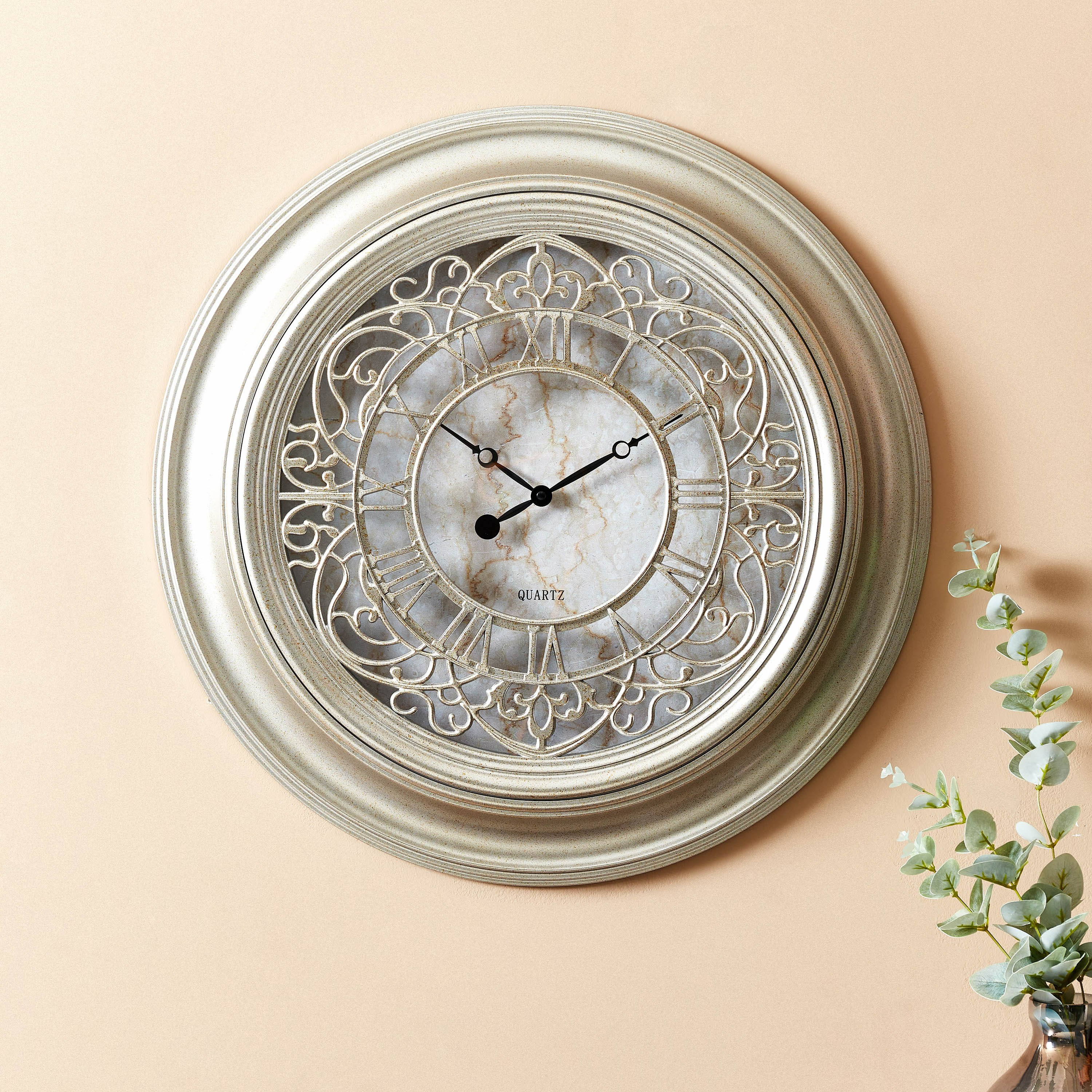 ساعة حائط بأرقام رومانية من دلفين-hbxdiningroom-decorandaccessories-clocks-image-1
