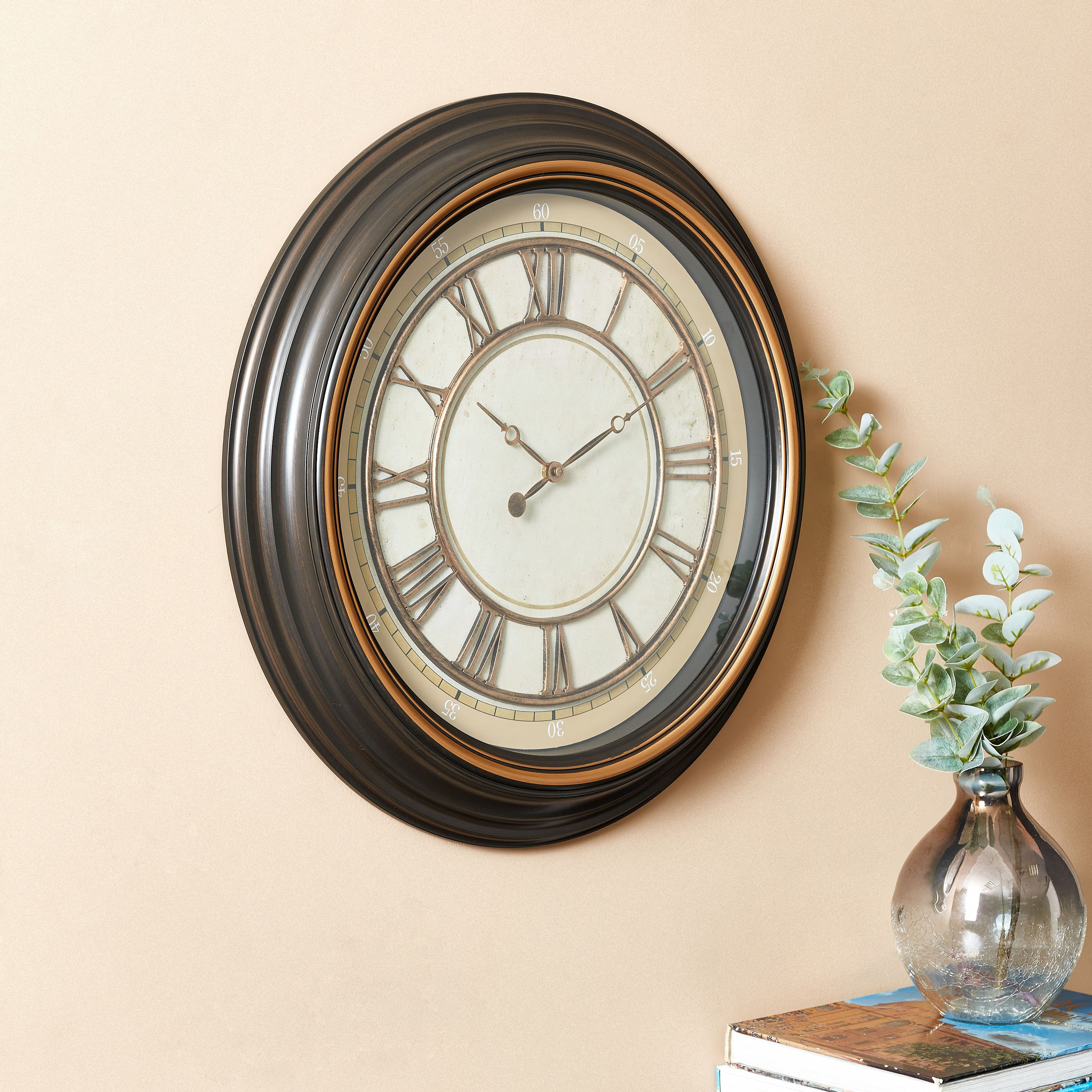 ساعة حائط بأرقام رومانية من ديلفين-hbxdiningroom-decorandaccessories-clocks-image-2