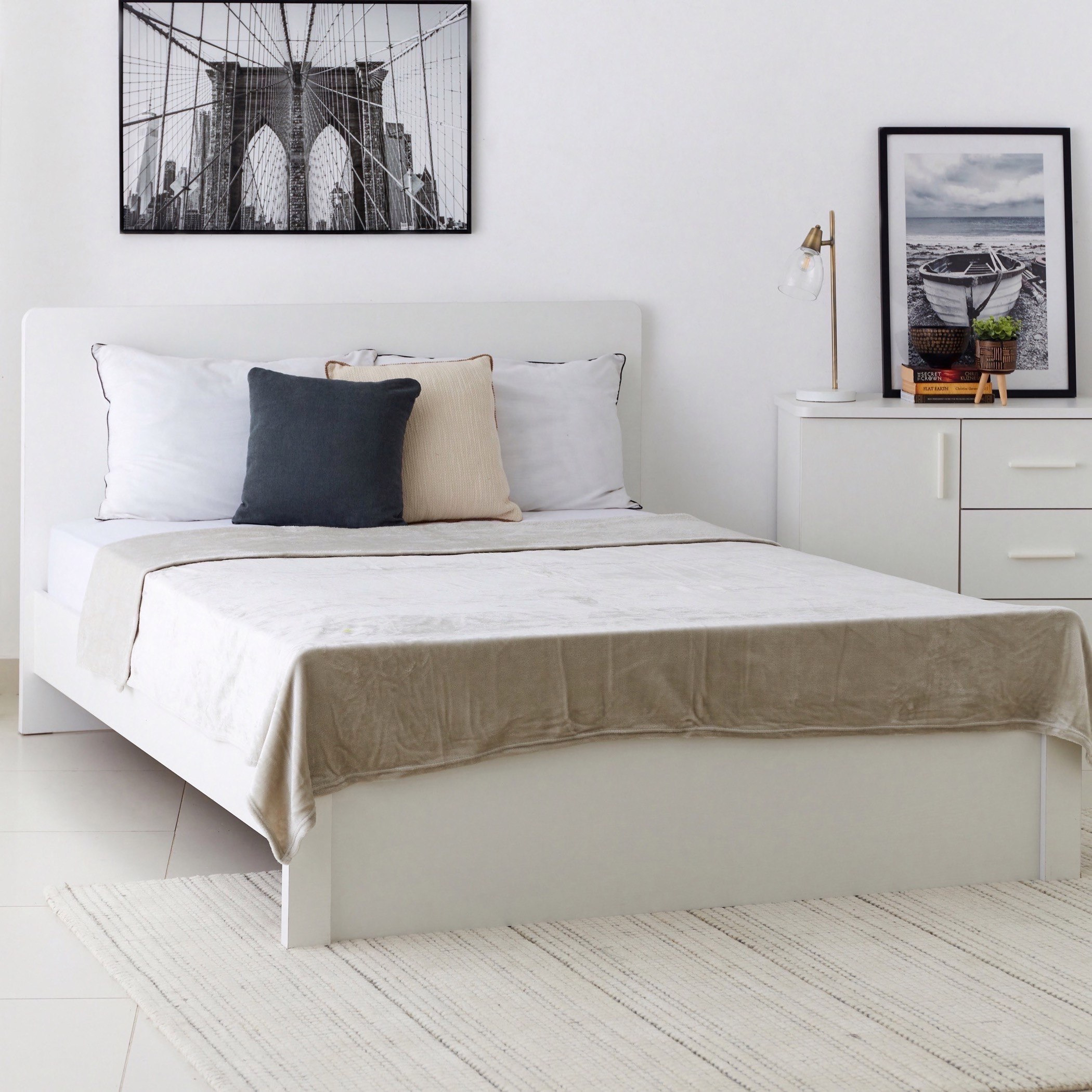 Nova Solid Flannel Twin Blanket - 150x200 cm-hbxhomeware-hbxbedroom-image-5