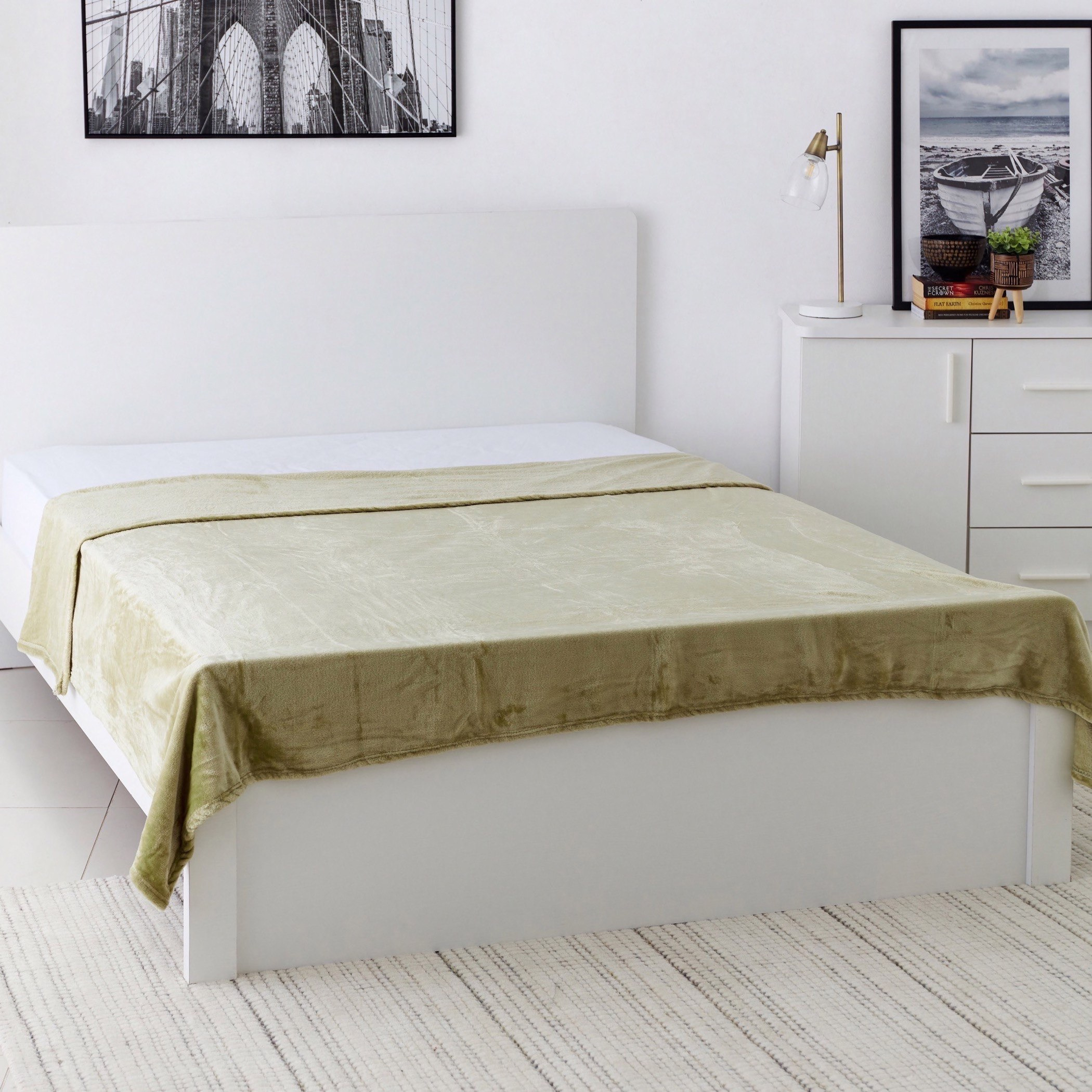 بطانية فلانيل كوين سادة من نوفا - 200x220 سم-hbxhomeware-hbxbedroom-image-1