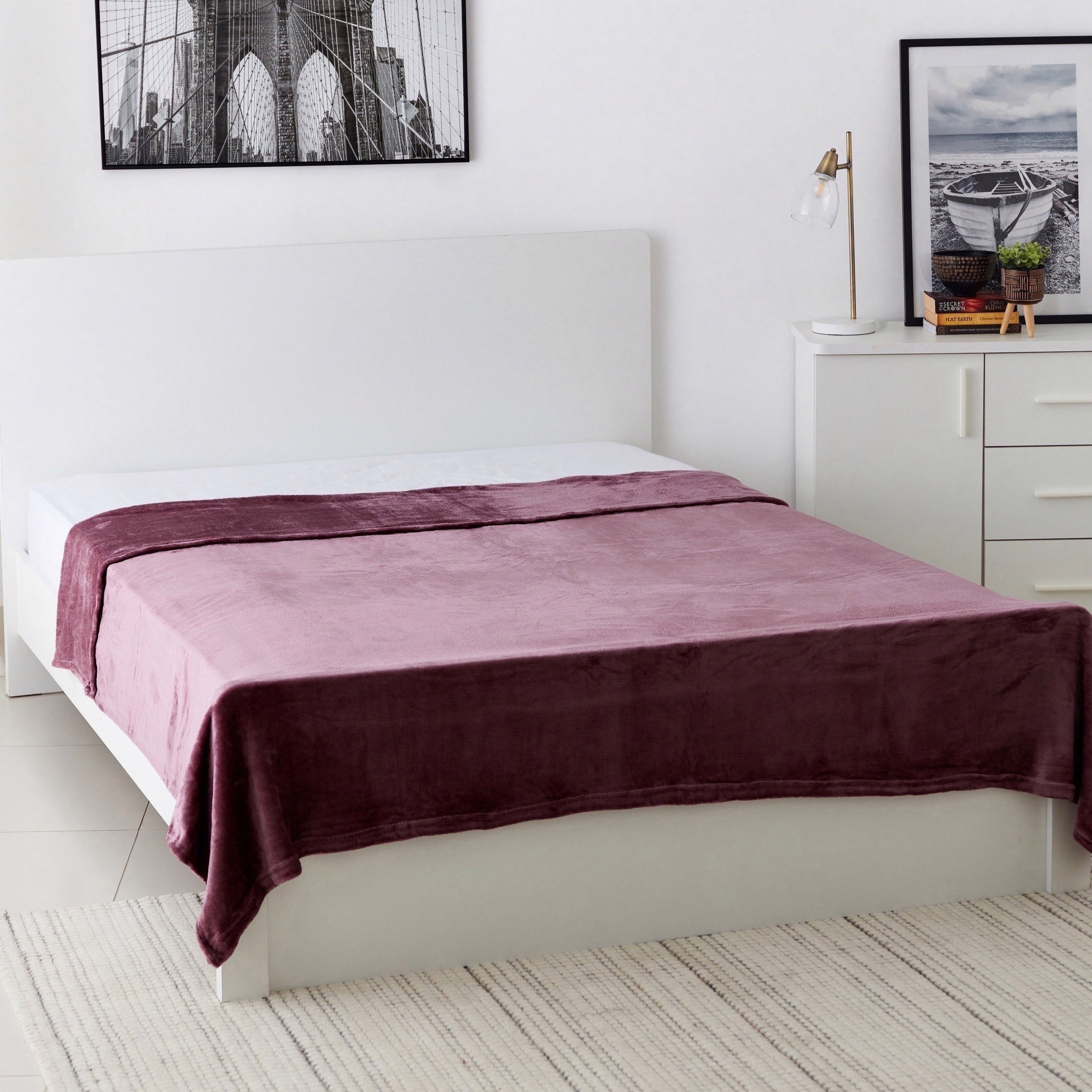 Nova Solid Flannel Twin Blanket - 150x200 cm-hbxhomeware-hbxbedroom-image-1