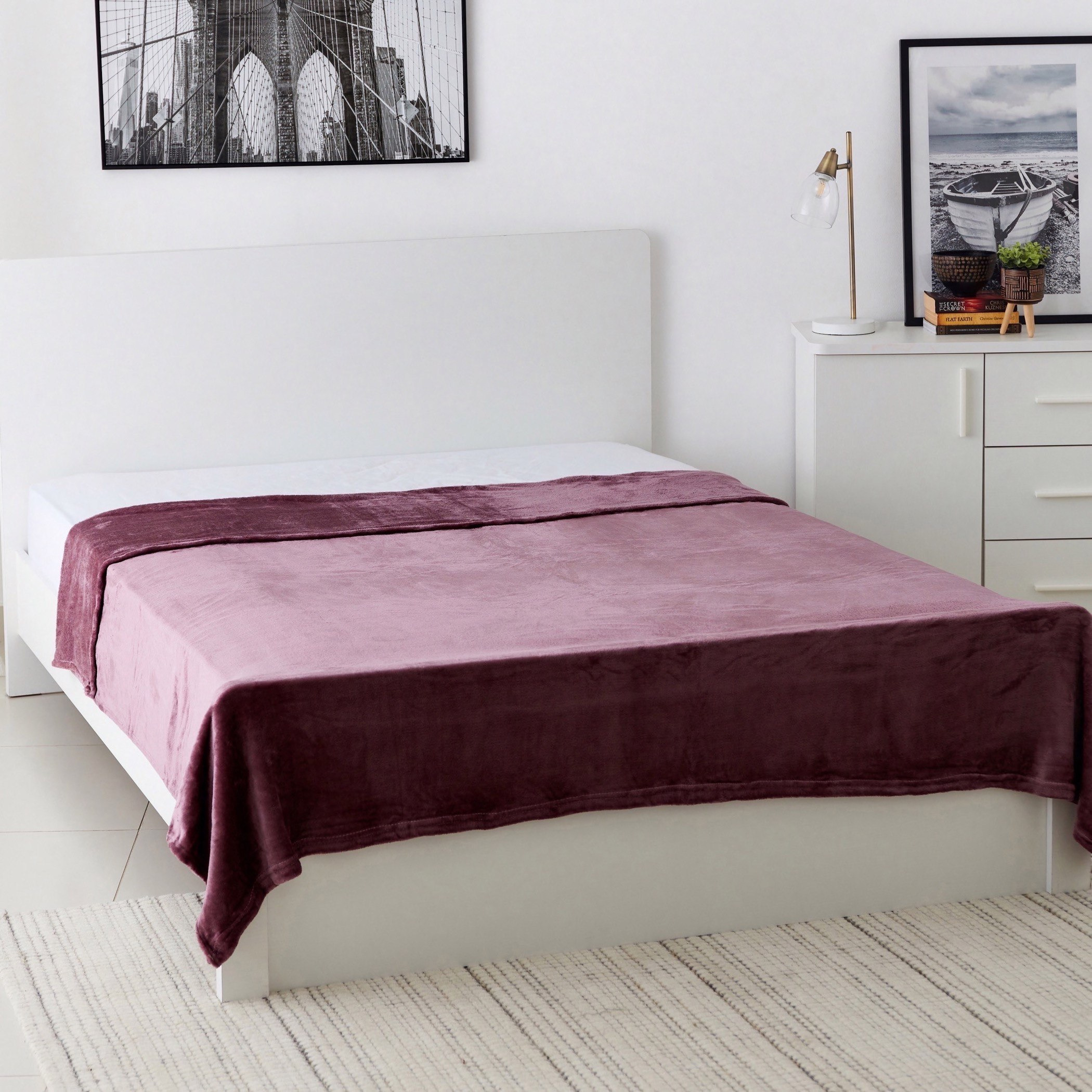 بطانية فلانيل كوين سادة من نوفا - 200x220 سم-hbxhomeware-hbxbedroom-image-1