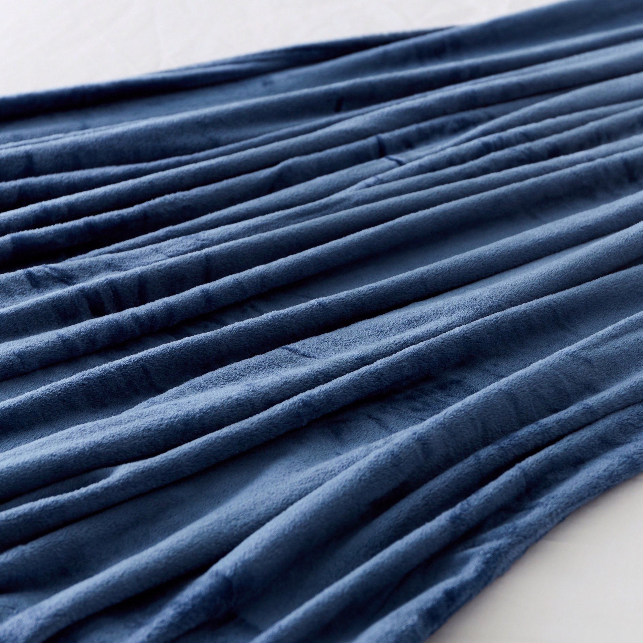 Nova Solid Flannel Twin Blanket - 150x200 cm-hbxhomeware-hbxbedroom-image-3