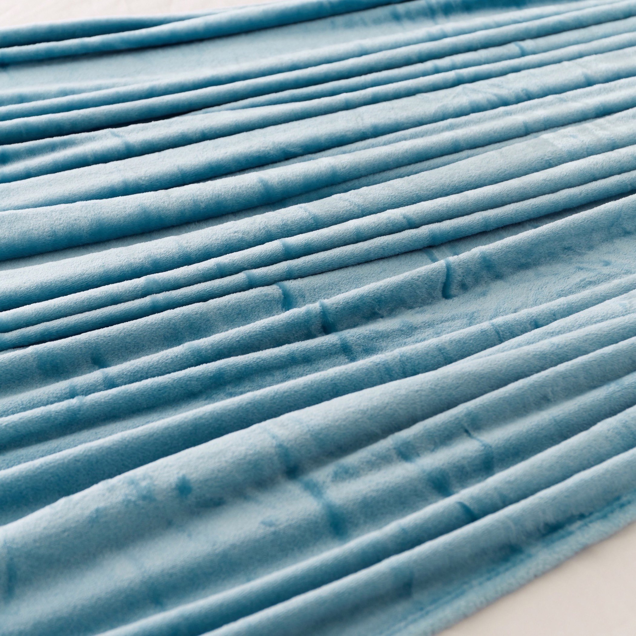 Nova Solid Flannel Twin Blanket - 150x200 cm-hbxhomeware-hbxbedroom-image-3