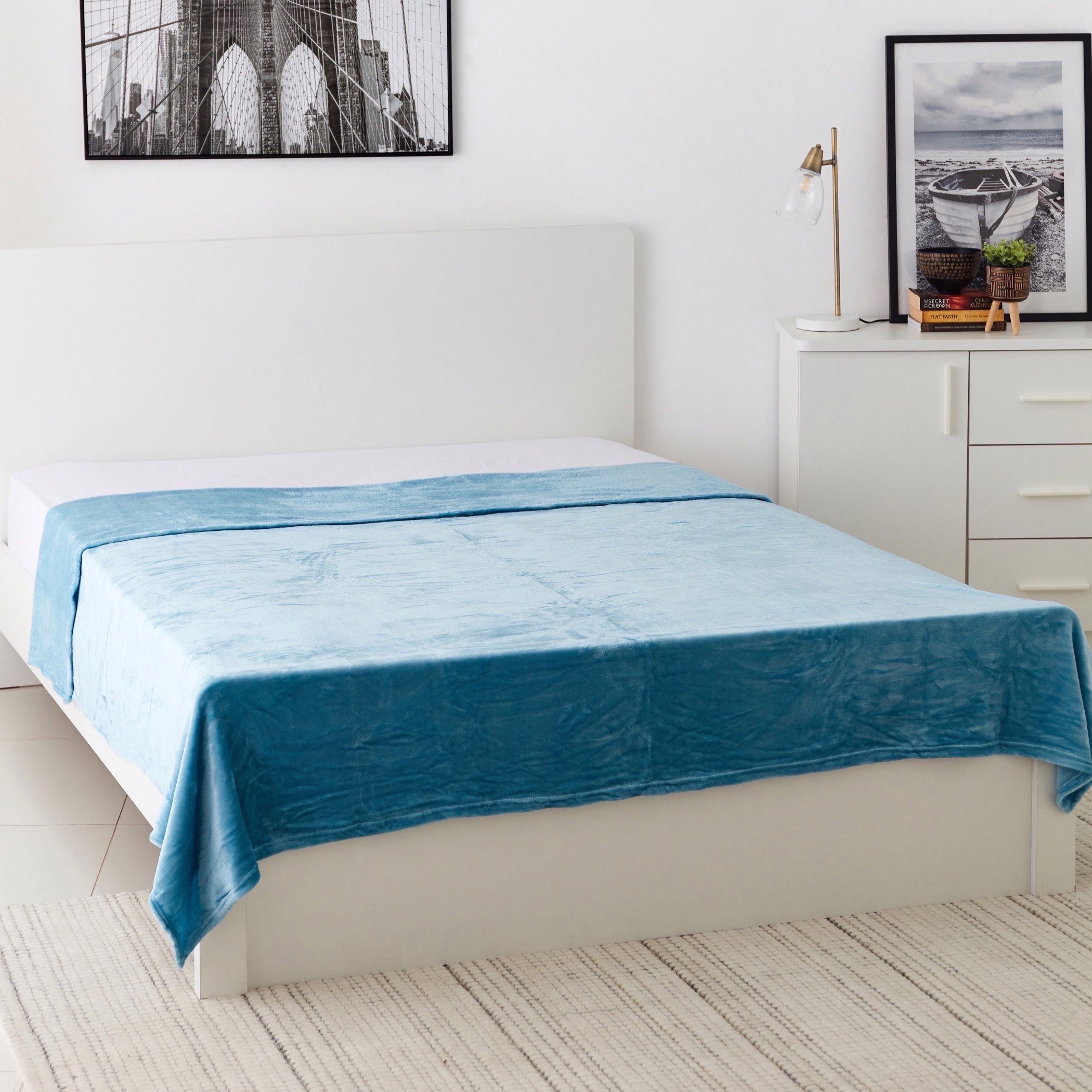 Nova Solid Flannel Queen Blanket - 200x220 cm-hbxhomeware-hbxbedroom-image-1