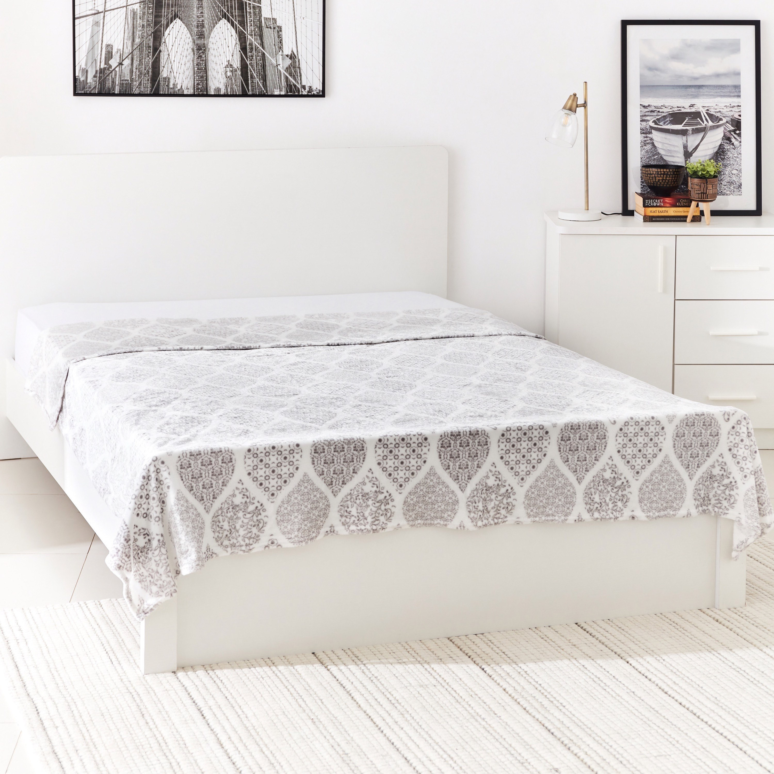 بطانية مزدوجة فلانيل بطبعات من ماتريكس مونو - 150x200 سم-hbxhomeware-hbxbedroom-image-1