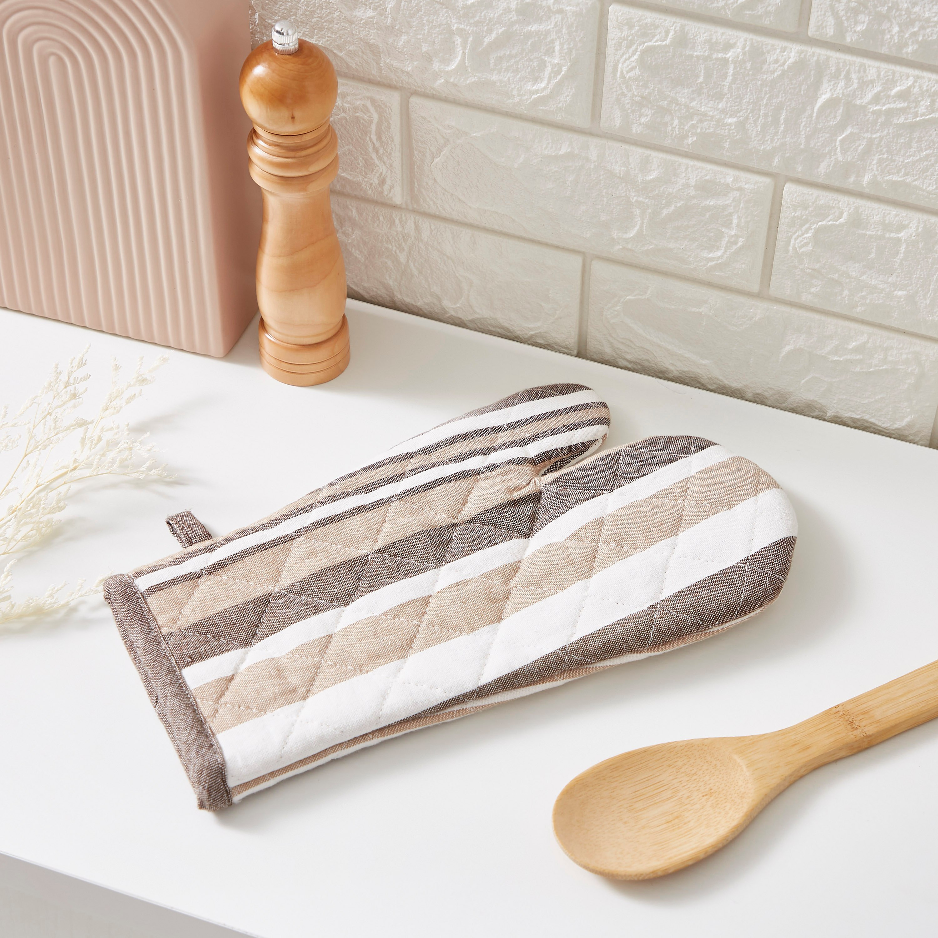 قفاز فرن نورا من هارلي - 17×33 سم-hbxhomeware-kitchenware-kitchenlinens-image-1
