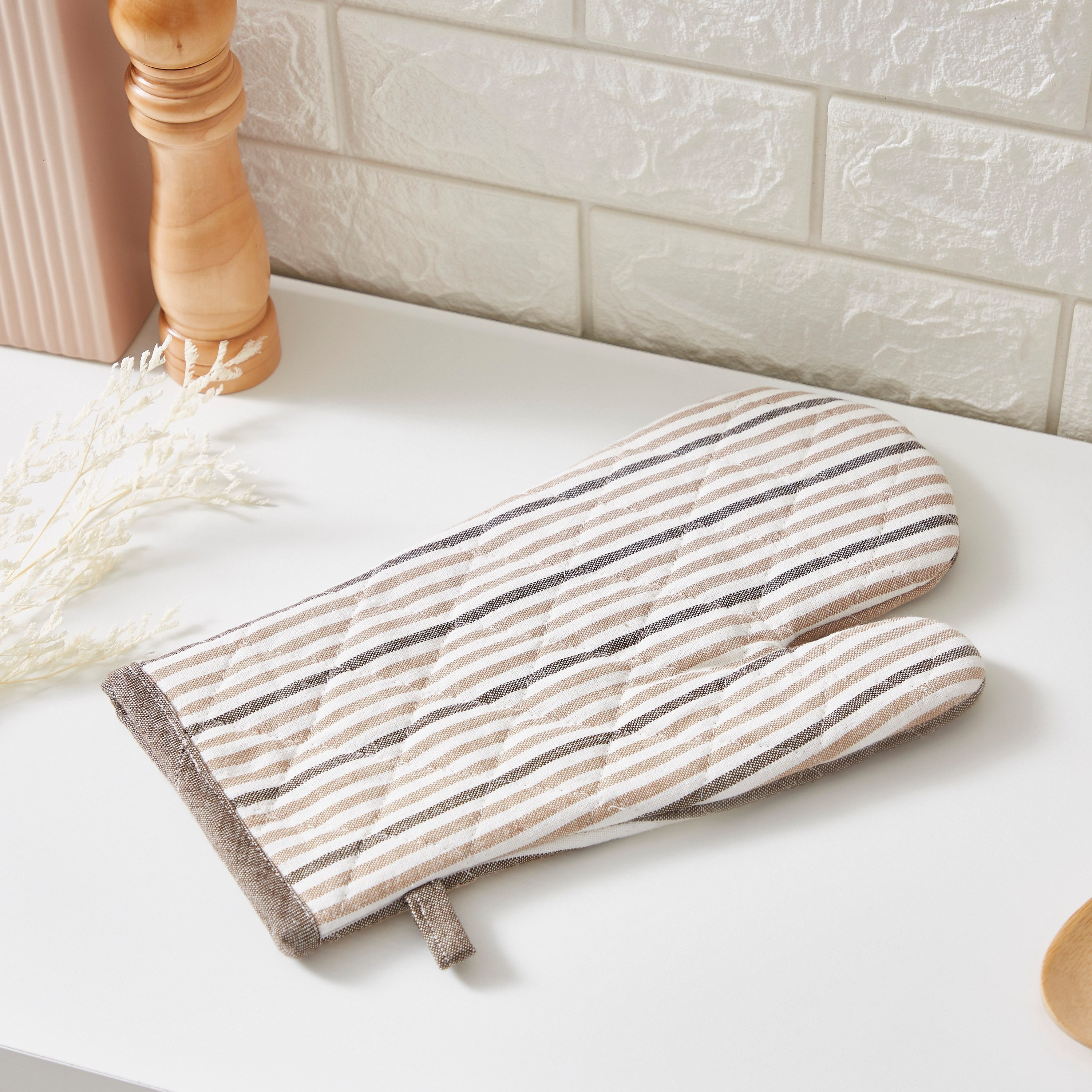 قفاز فرن نورا من هارلي - 17×33 سم-hbxhomeware-kitchenware-kitchenlinens-image-2