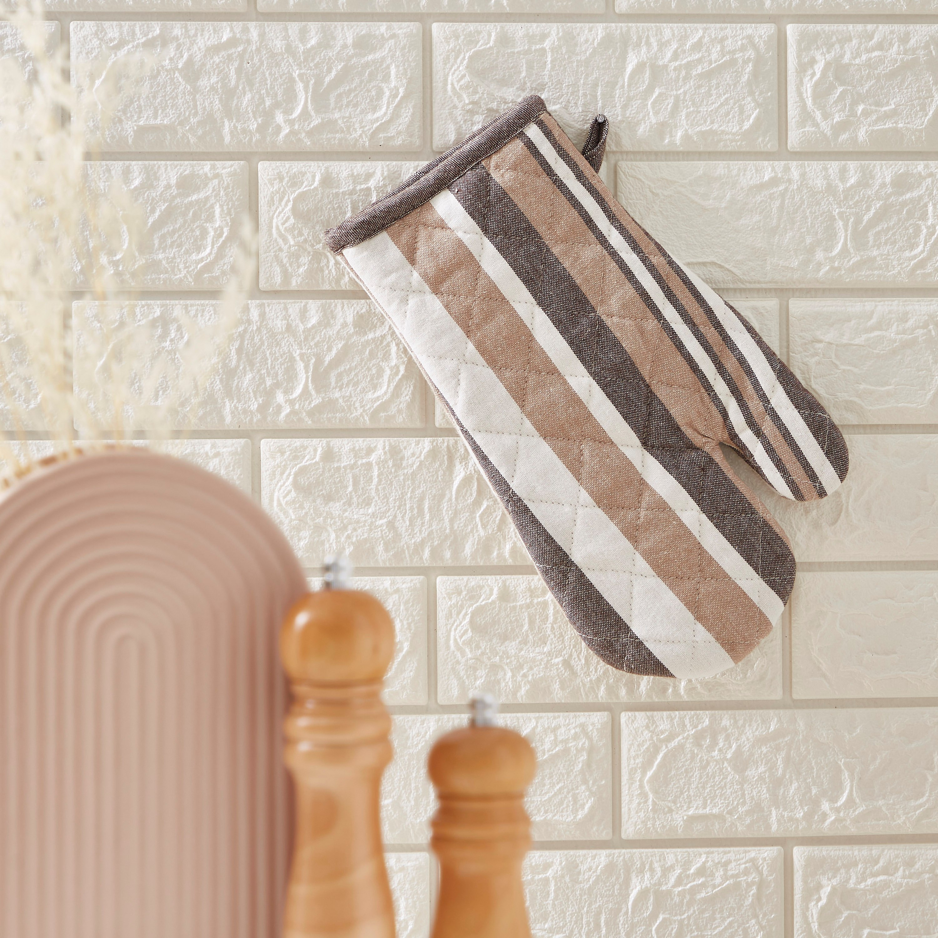 قفاز فرن نورا من هارلي - 17×33 سم-hbxhomeware-kitchenware-kitchenlinens-image-5