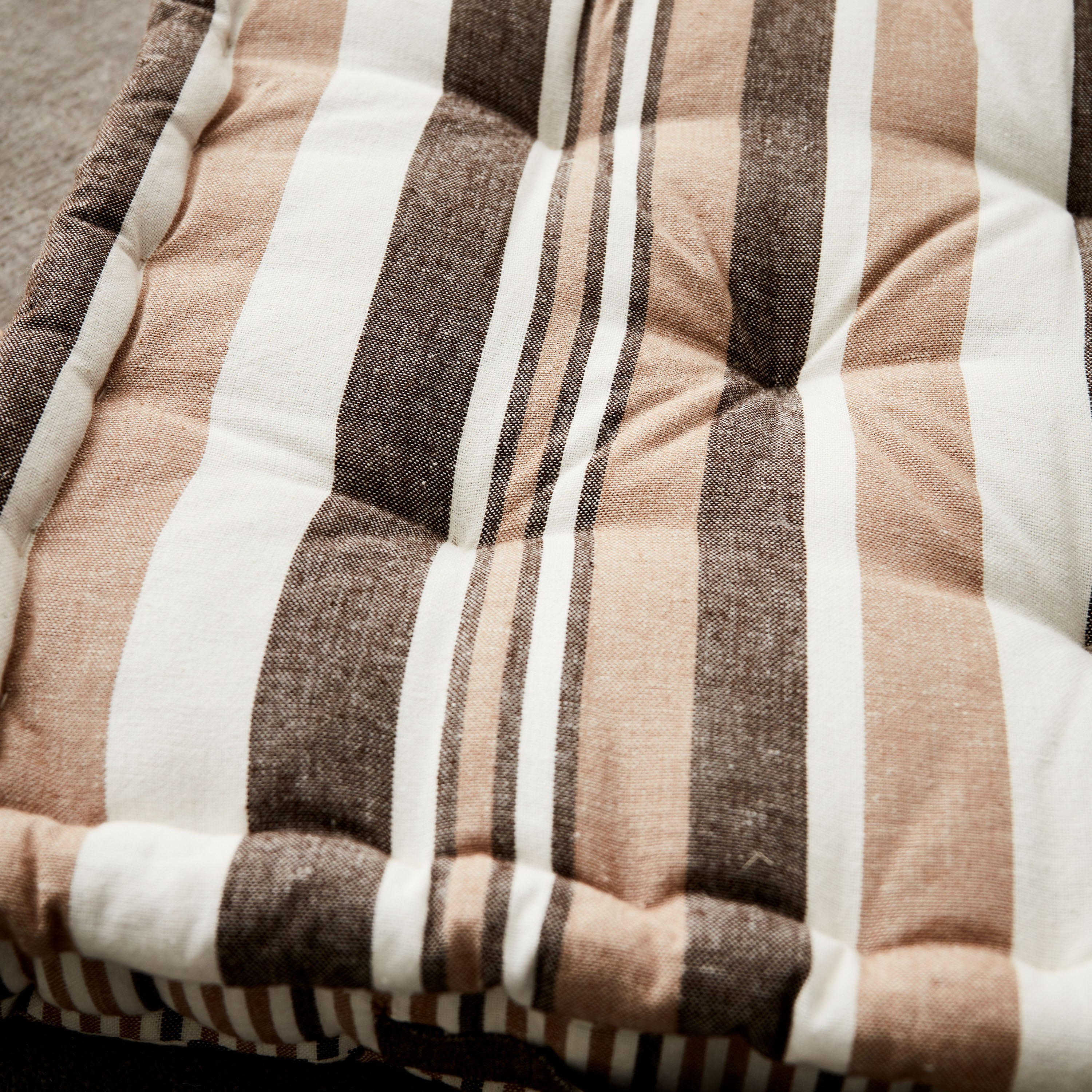 وسادة أرضية من هارلي نورا - 60x60x10 سم-hbxhomeware-hbxdecorandfurnishings-image-2