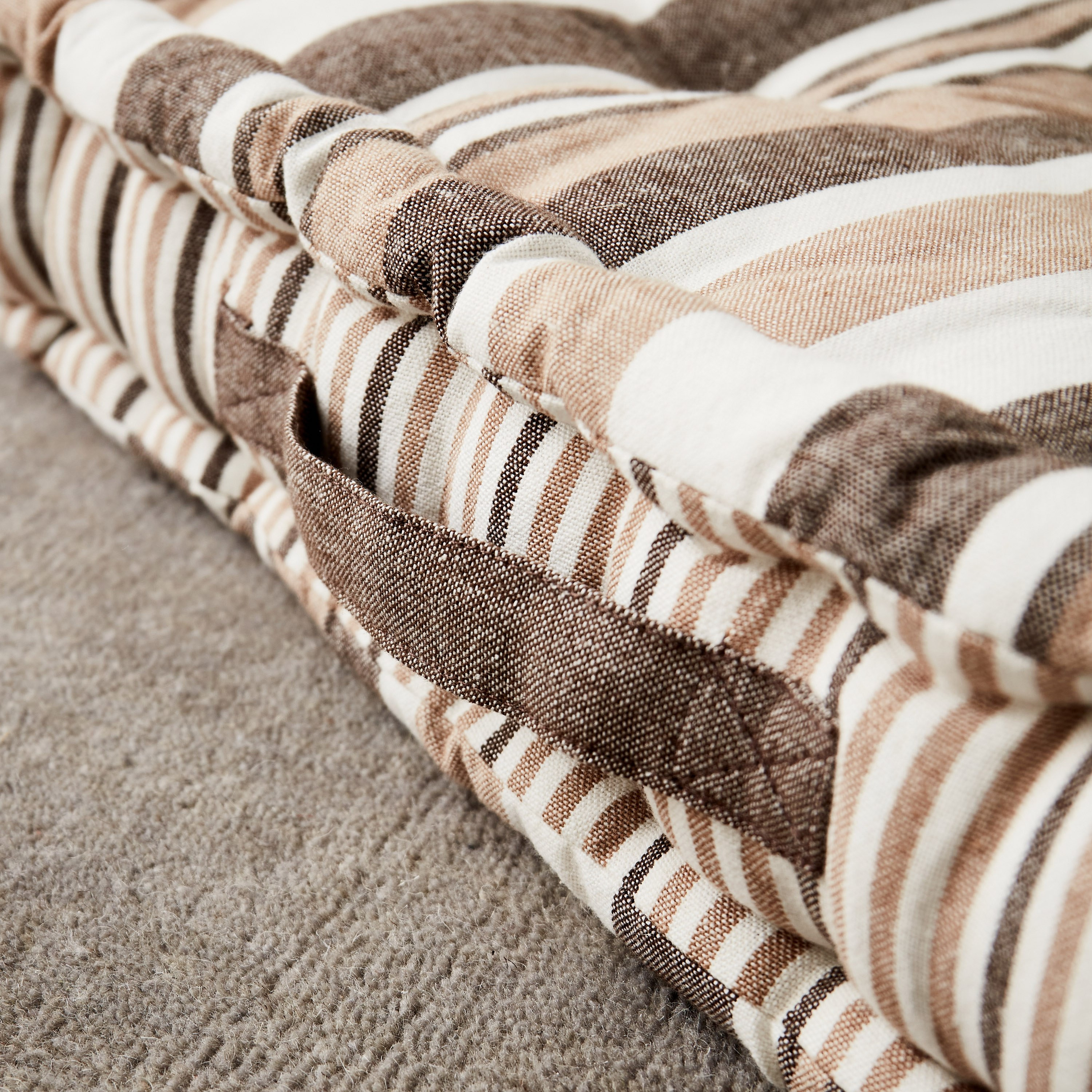 وسادة أرضية من هارلي نورا - 60x60x10 سم-hbxhomeware-hbxdecorandfurnishings-image-3