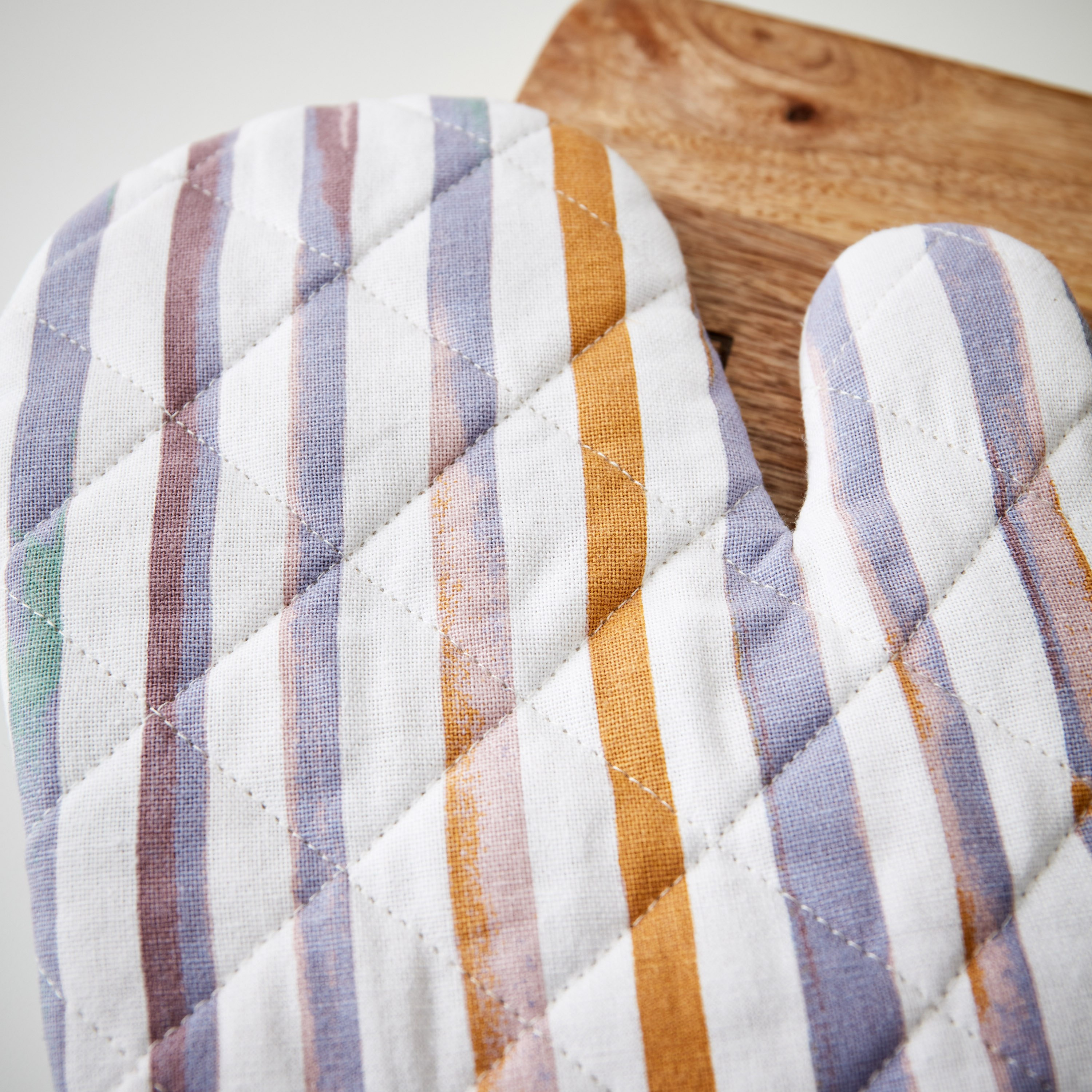 قفاز فرن إلسا من بايتون - 17×33 سم-hbxhomeware-kitchenware-kitchenlinens-image-3