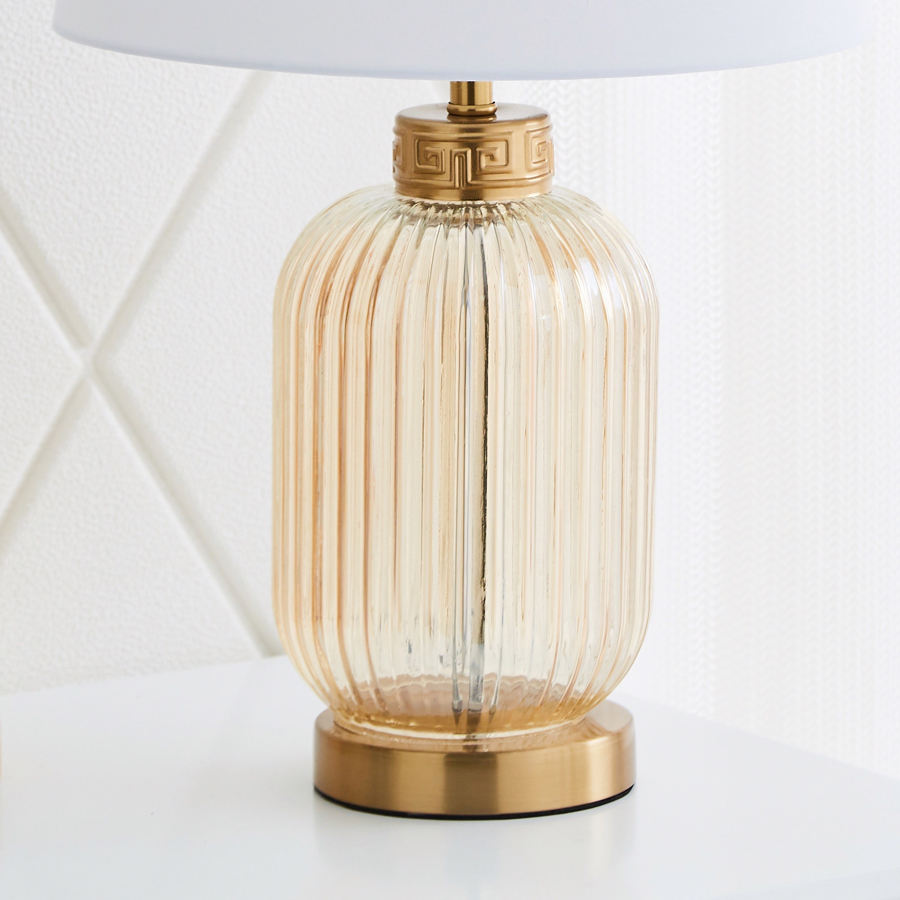 مصباح طاولة من المعدن الفاخر والزجاج بشكل أسطواني من دييجو - 25x48 سم-hbxlivingroom-lighting-tablelamps-image-3