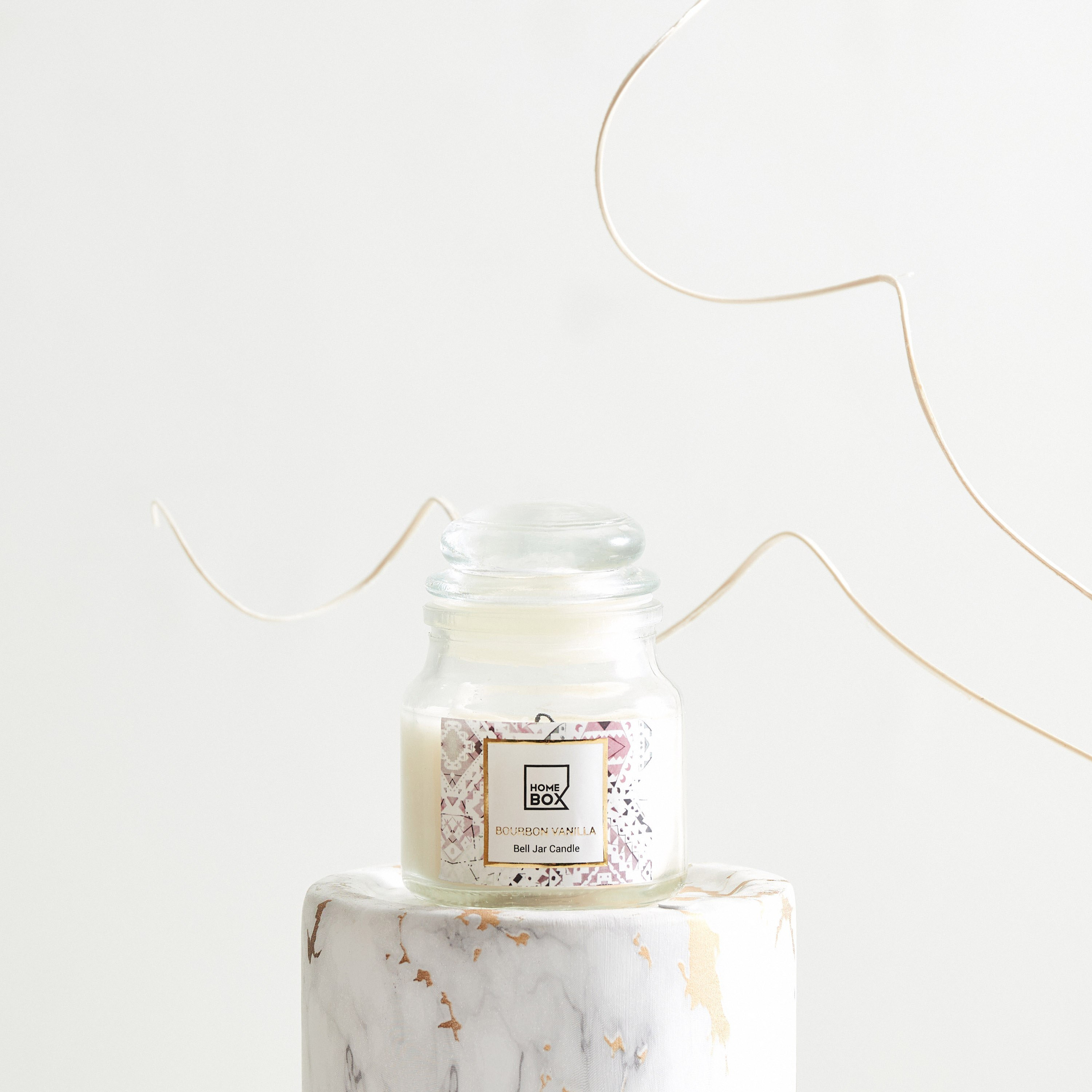 جرّة شموع معطرة برائحة الفانيلا من زوي - 75 جم-hbxhomeware-hbxdecorandfurnishings-image-1