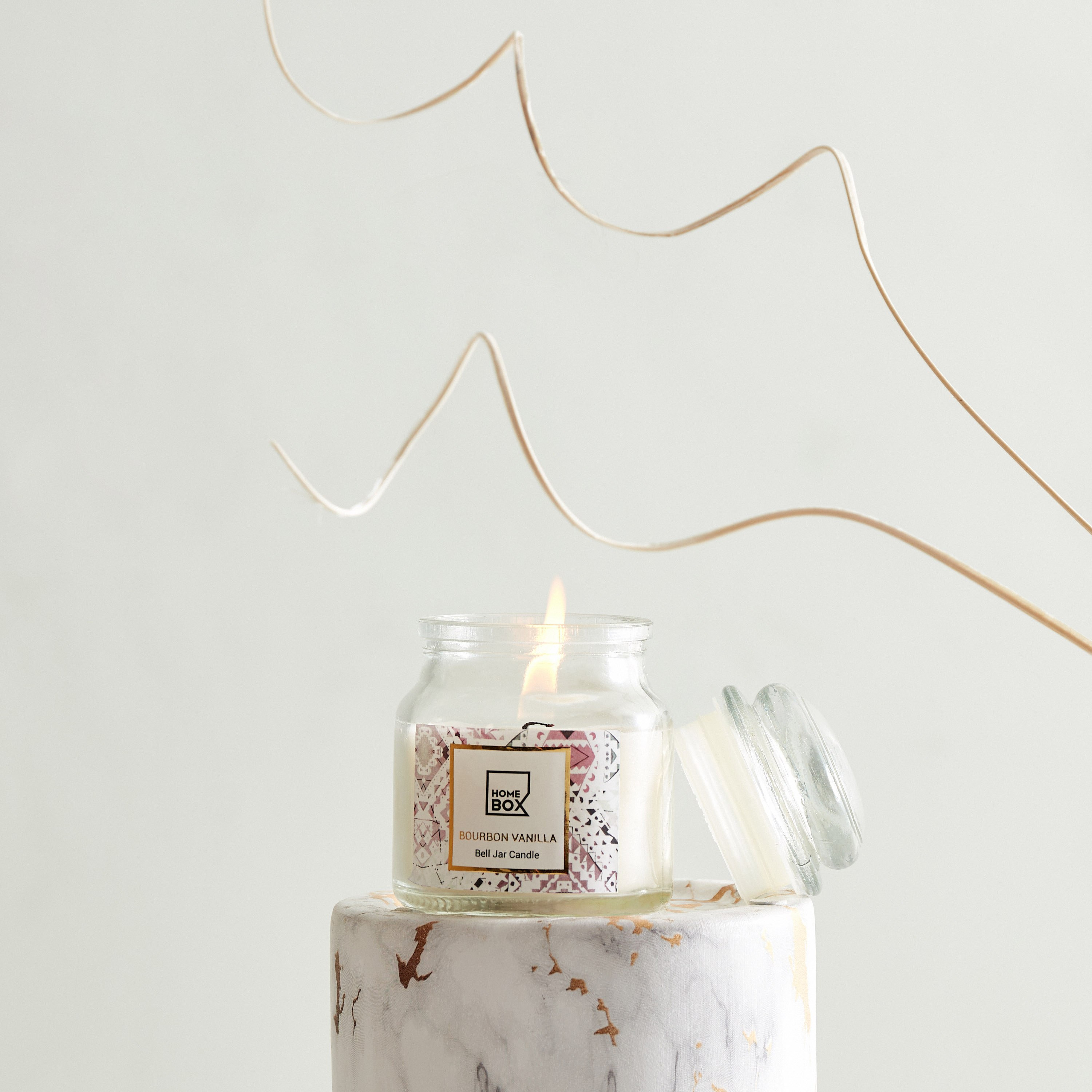 جرّة شموع معطرة برائحة الفانيلا من زوي - 75 جم-hbxhomeware-hbxdecorandfurnishings-image-2