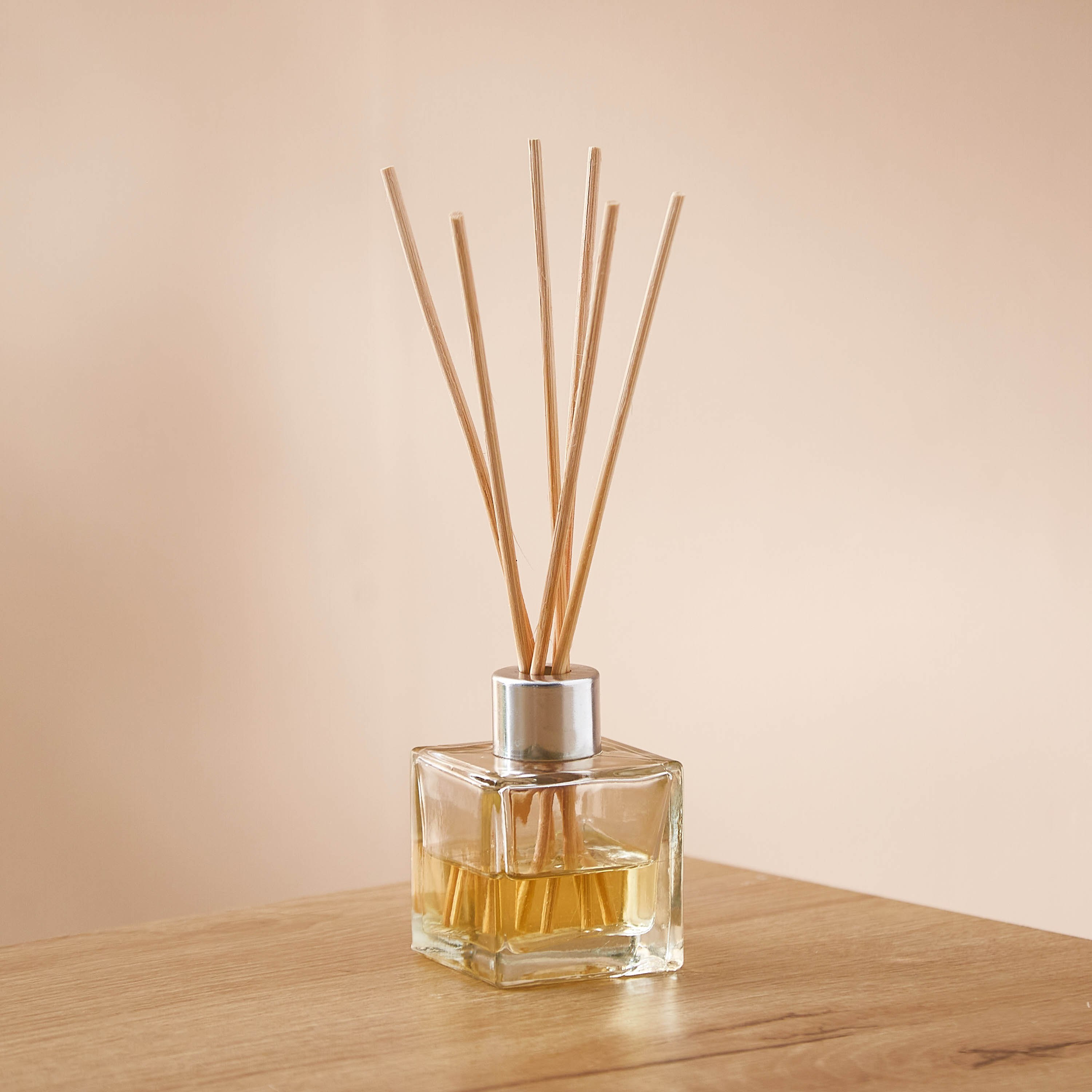Zoe Bourbon Vanilla Reed Diffuser - 50 ml-hbxbedroom-homefragrance-diffusers-image-2