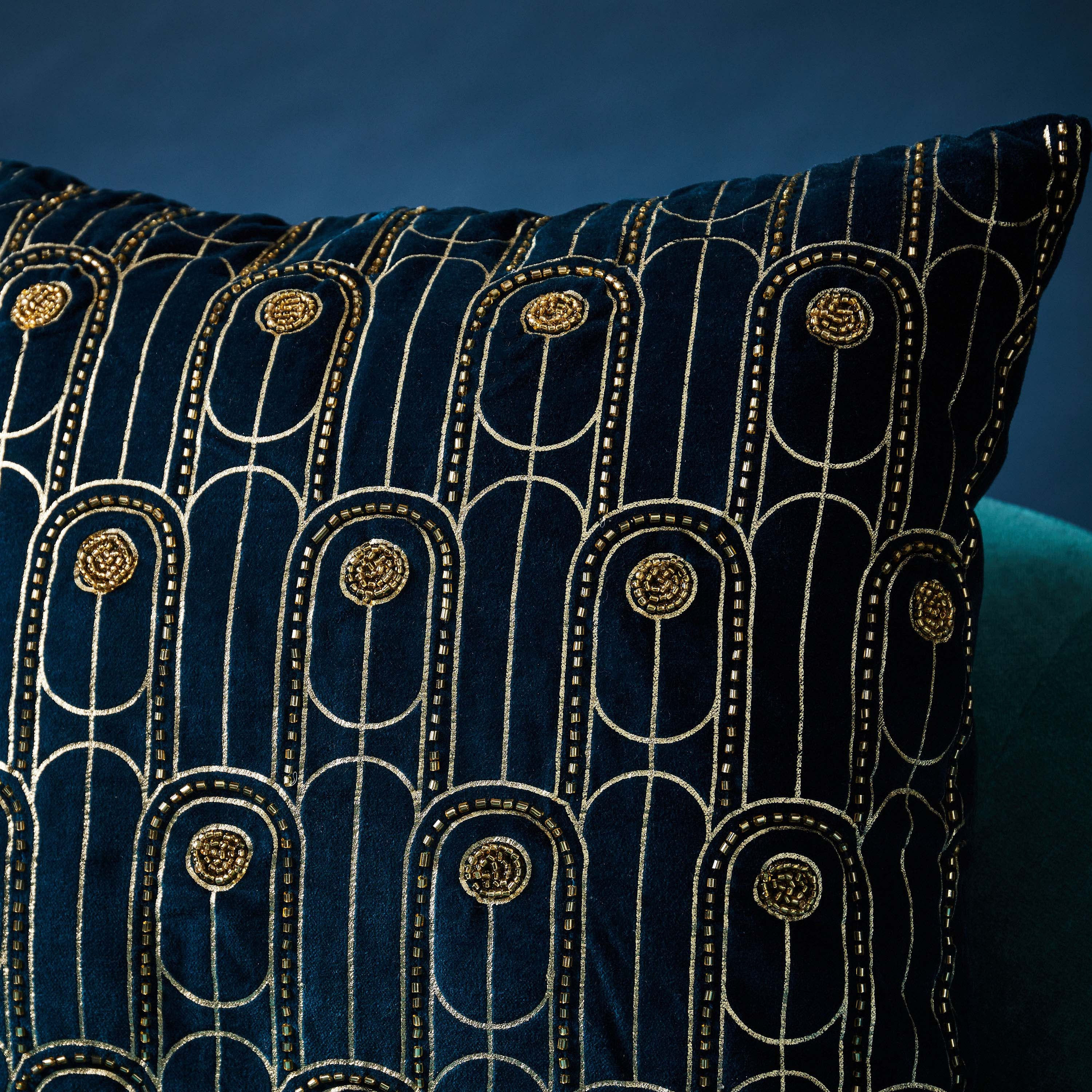 وسادة محشوة من القطن والمخمل بخرز وطبعات من أمبريدج إيلا - 45x45 سم-hbxlivingroom-furnishings-cushionsandcovers-filledcushions-image-2