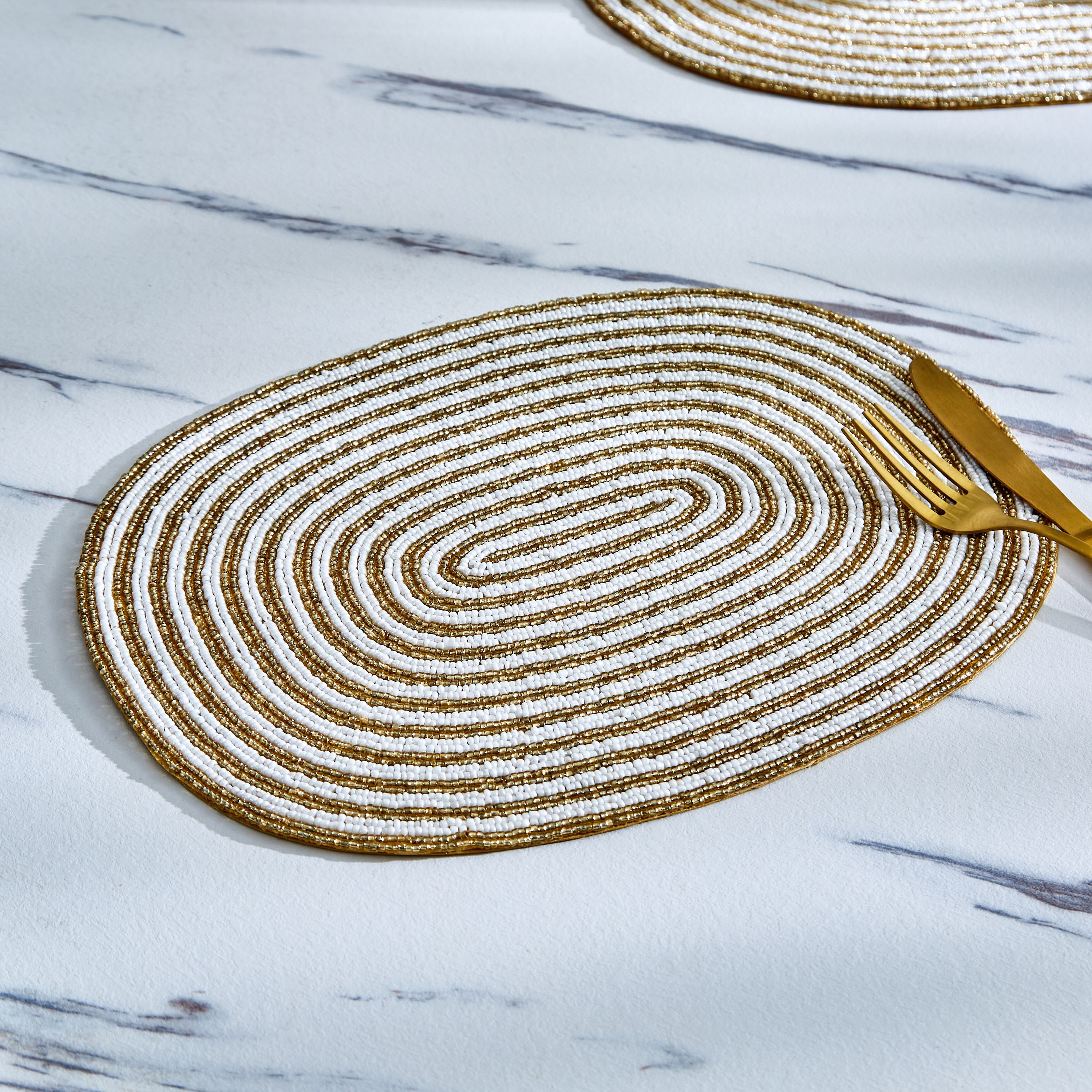 لبادة صحون مطرزة بالخرز من أمبريدج ميا - 35 سم-hbxdecorandfurnishings-homefurnishings-tablelinens-image-1