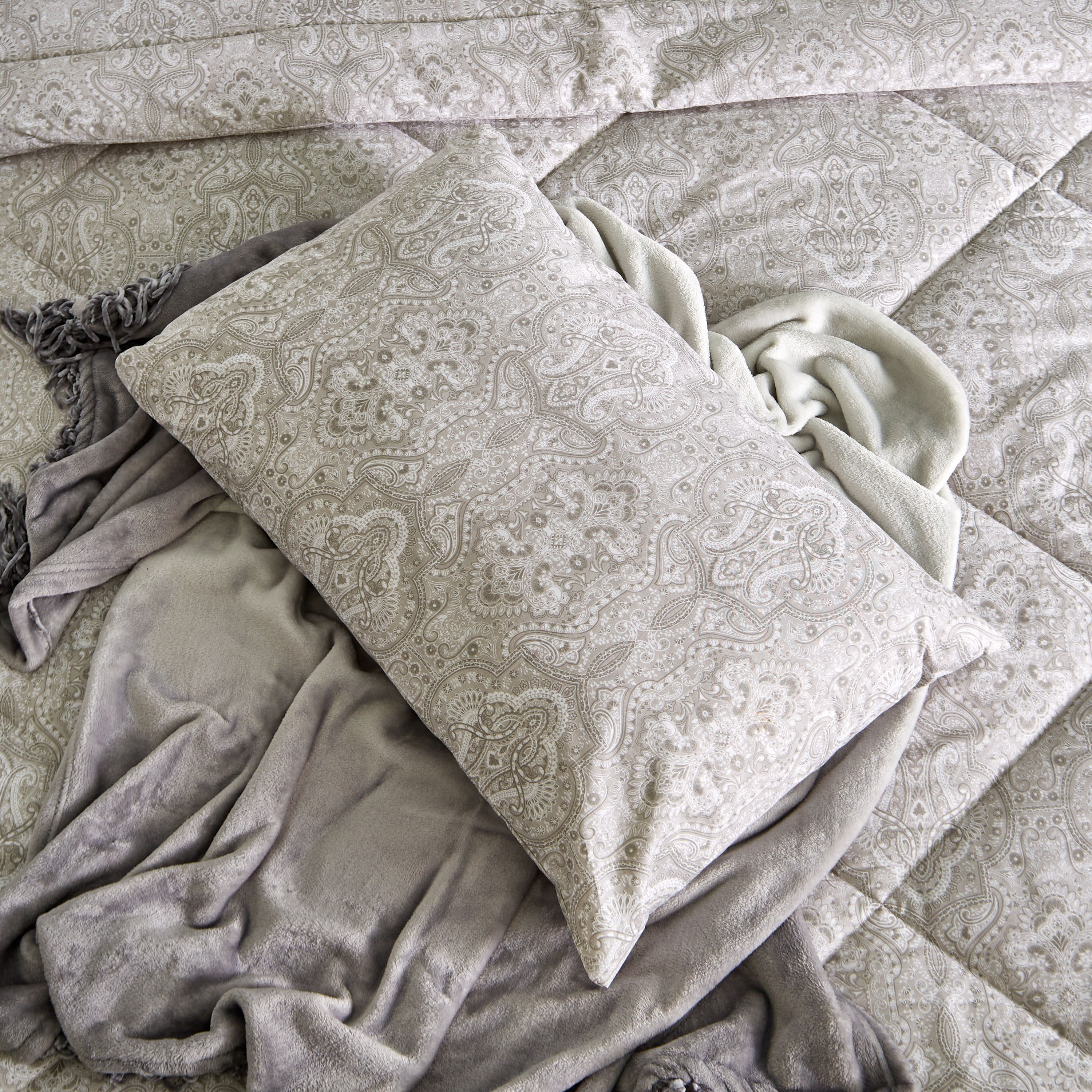 طقم لحاف مزدوج قطن قطعتين من هانا - 150x220 سم-hbxhomeware-hbxdecorandfurnishings-image-2