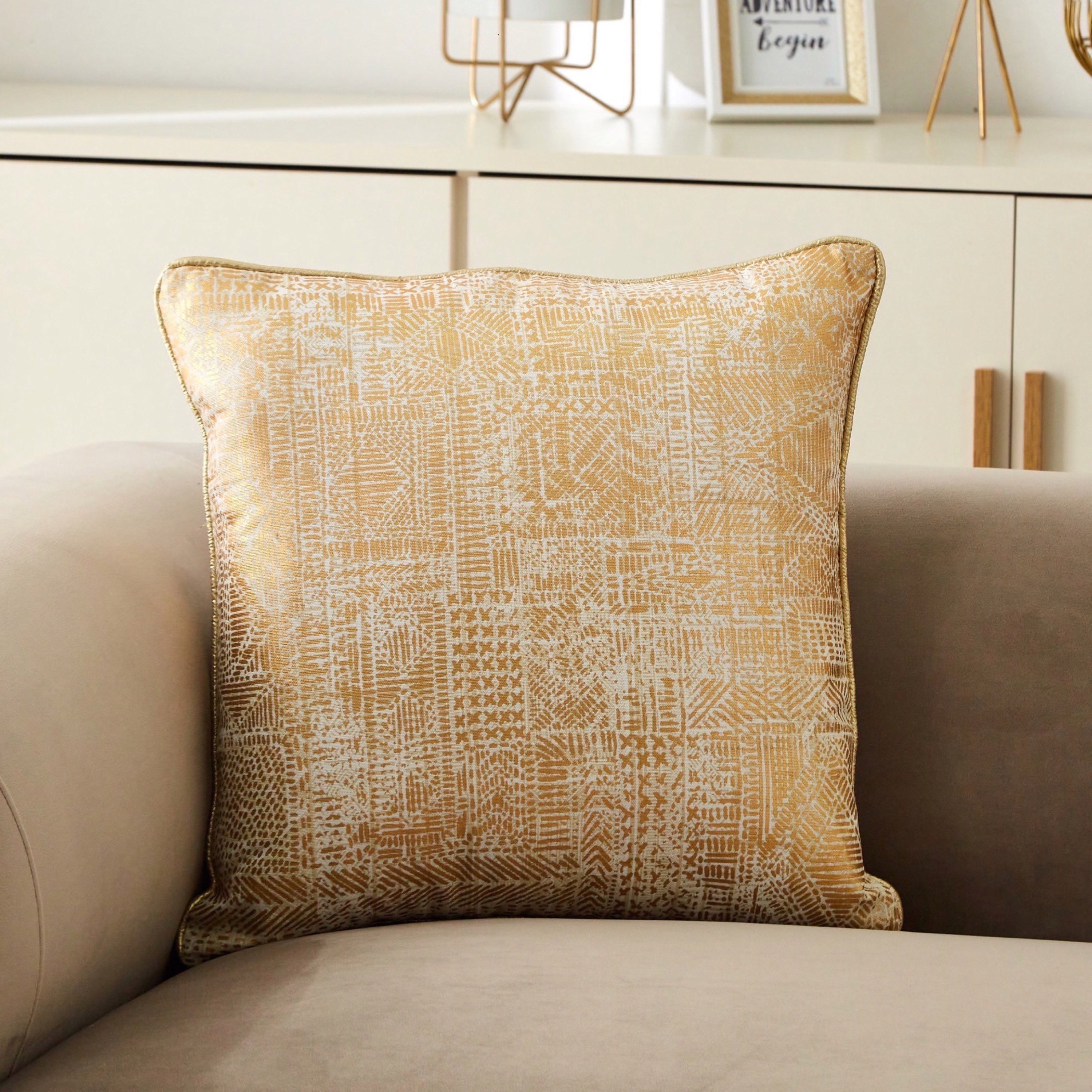 غطاء وسادة بطبعات من بترا اليك - 45x45 سم-hbxhomeware-cushionsandcovers-cushioncovers-image-1