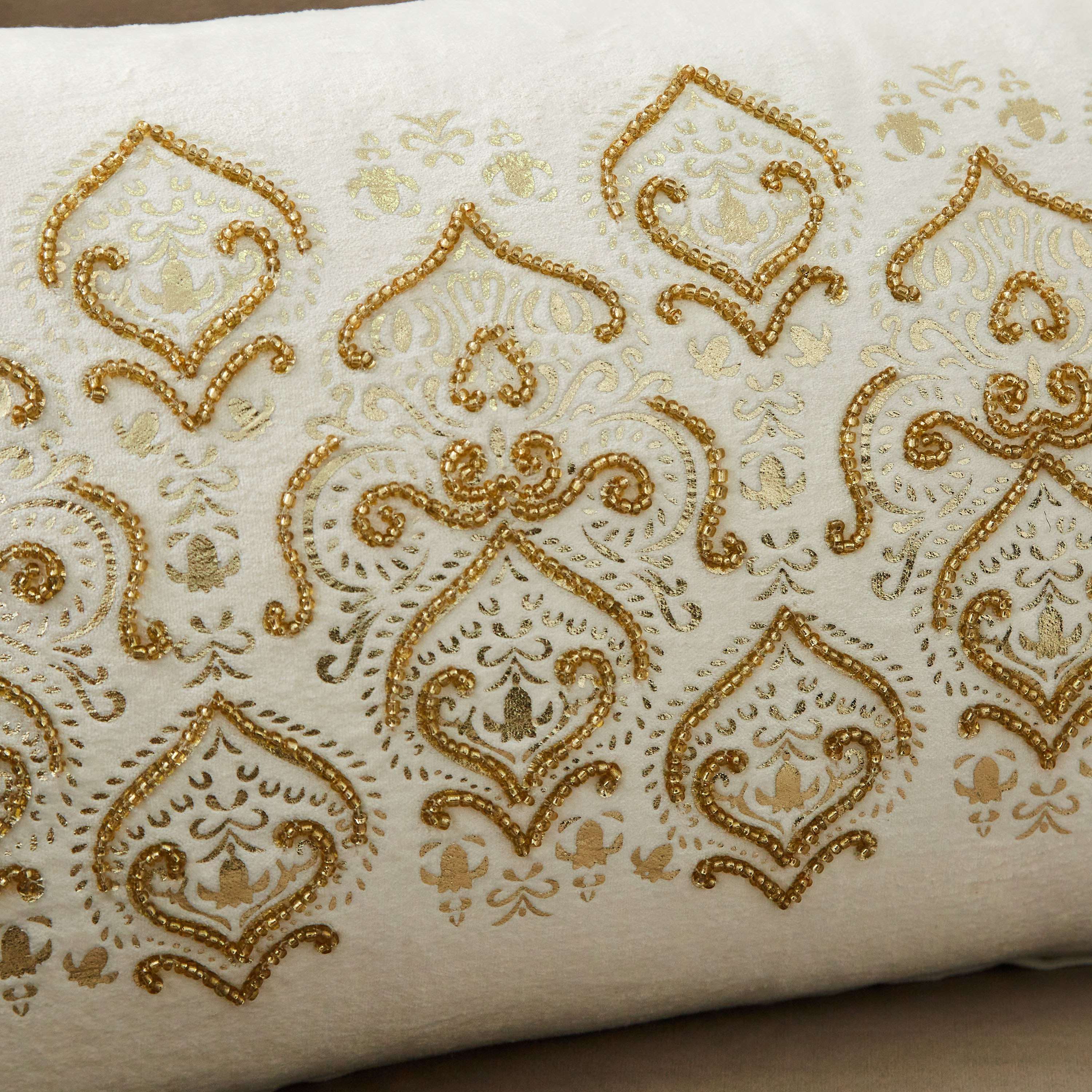 وسادة محشوة مخملية مطرزة من بترا مونيكا - 30x50 سم-hbxlivingroom-furnishings-cushionsandcovers-filledcushions-image-2