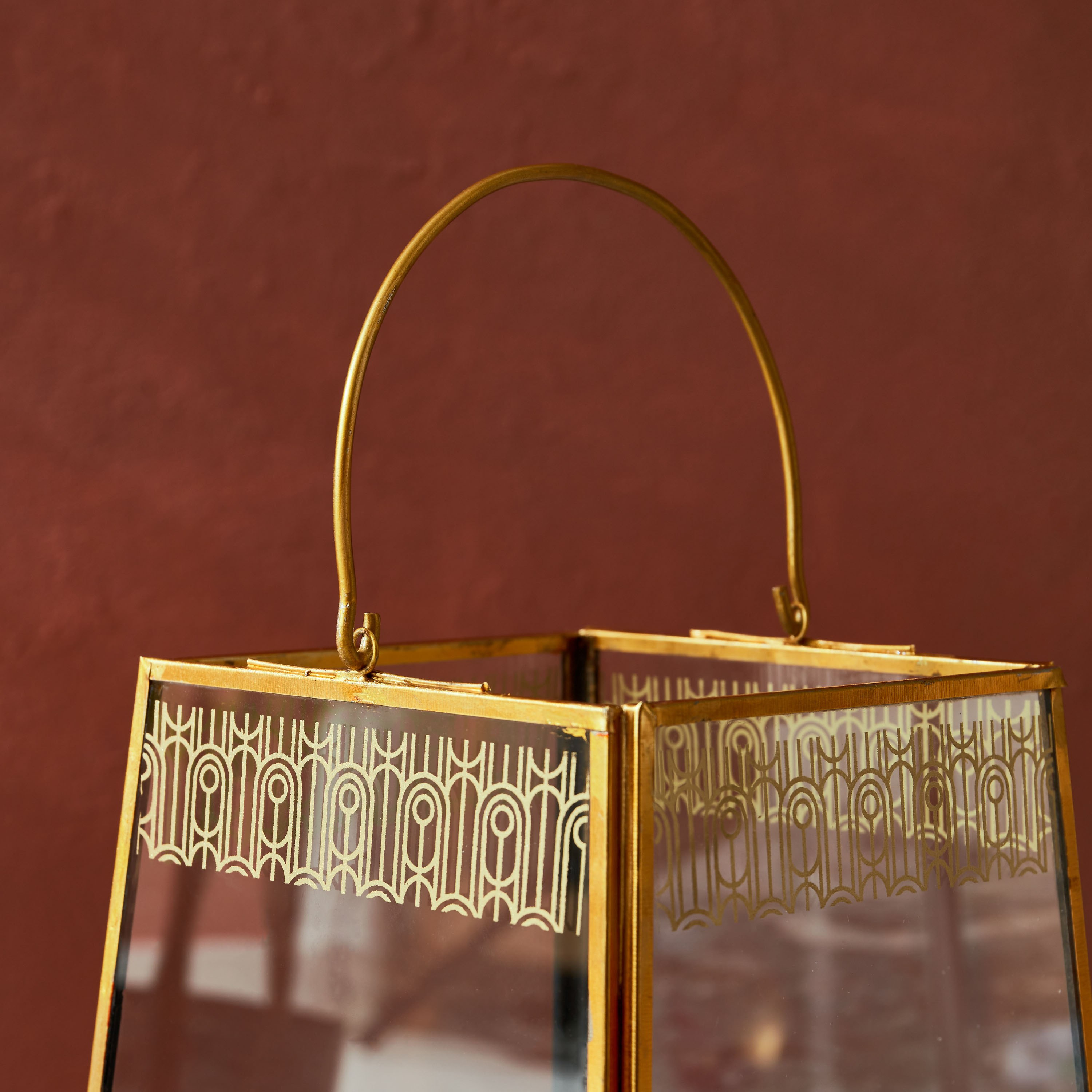 حامل شموع مثلث طويل ميتاليك من آيكيز - 18x18x28 سم-hbxlivingroom-decorandaccessories-candleholders-image-3
