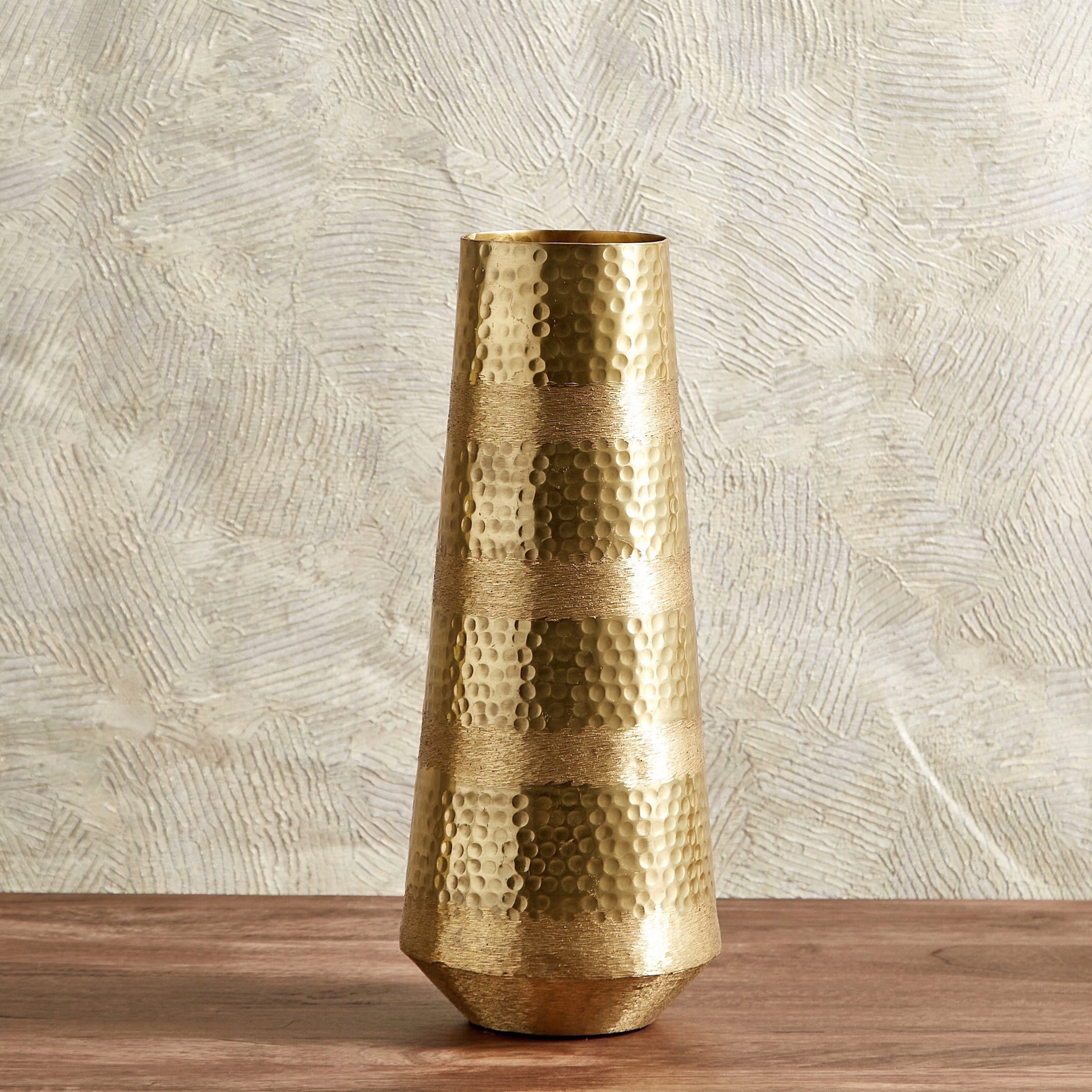 مزهرية معدنية مخططة من آيكيز - 17×17×40 سم-hbxhomeware-hbxdecorandfurnishings-image-2