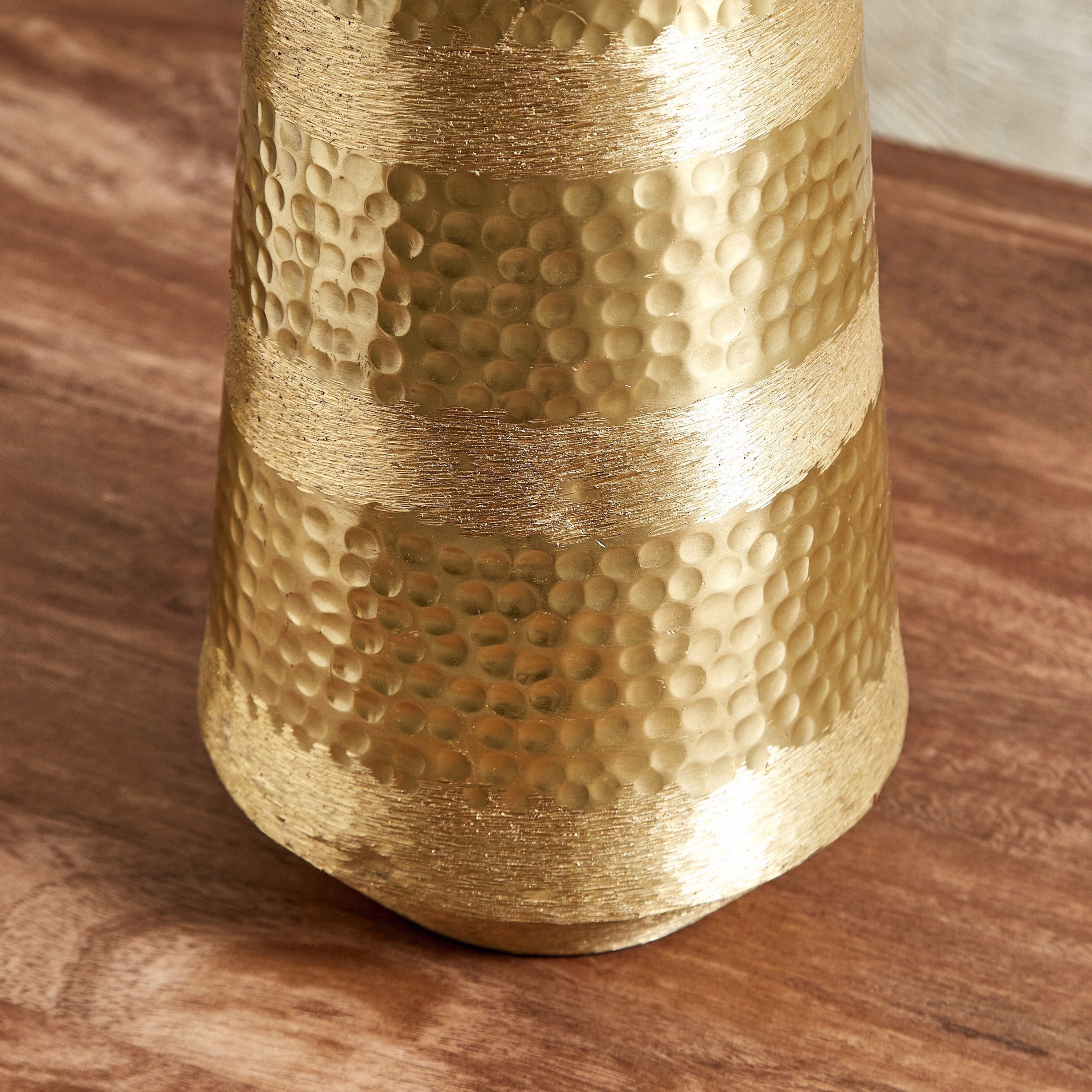 مزهرية معدنية مخططة من آيكيز - 17×17×40 سم-hbxhomeware-hbxdecorandfurnishings-image-4