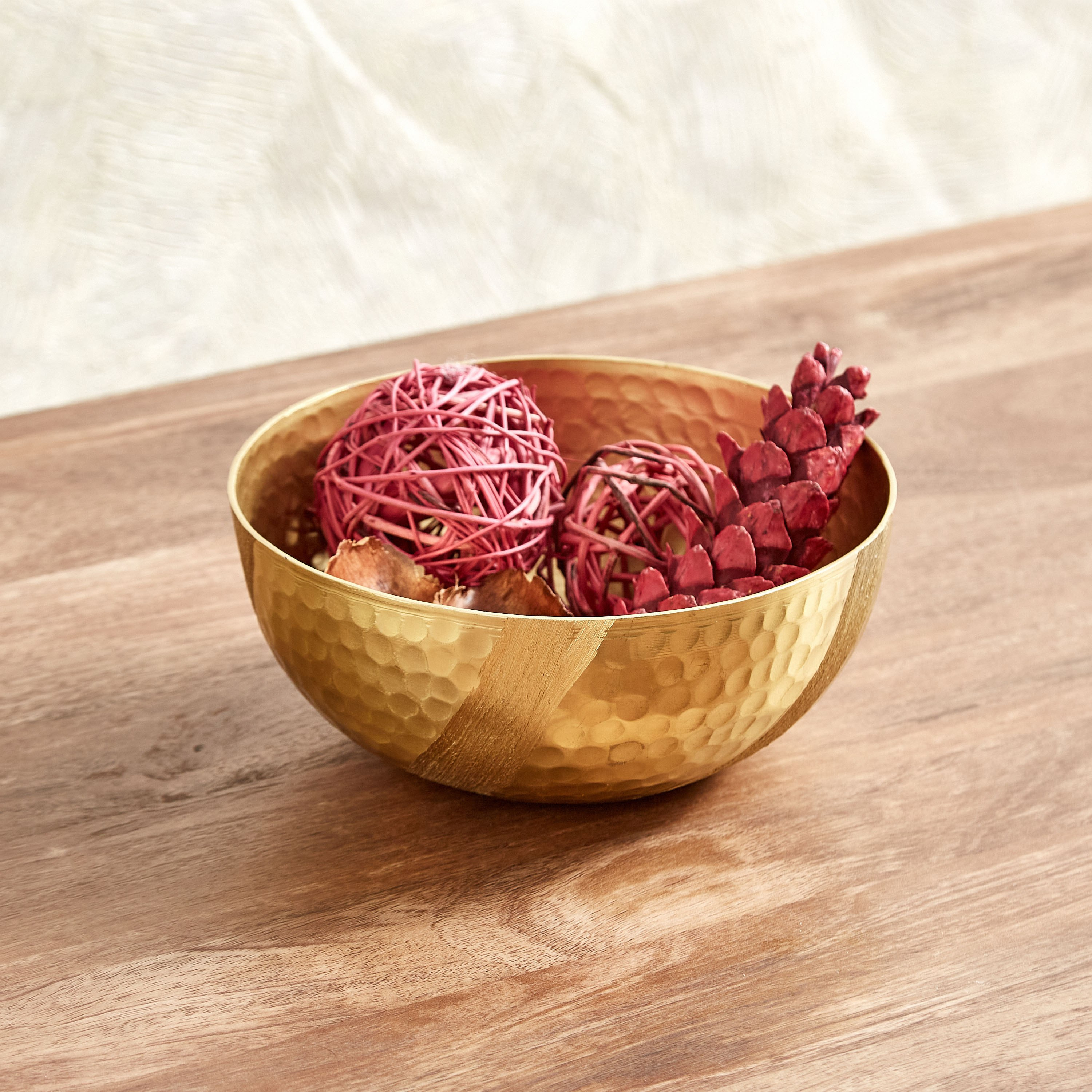 وعاء معدني مقلّم مطلي من آيكيز - 21x21x9 سم-hbxdecorandfurnishings-homeaccessories-bowls-image-1