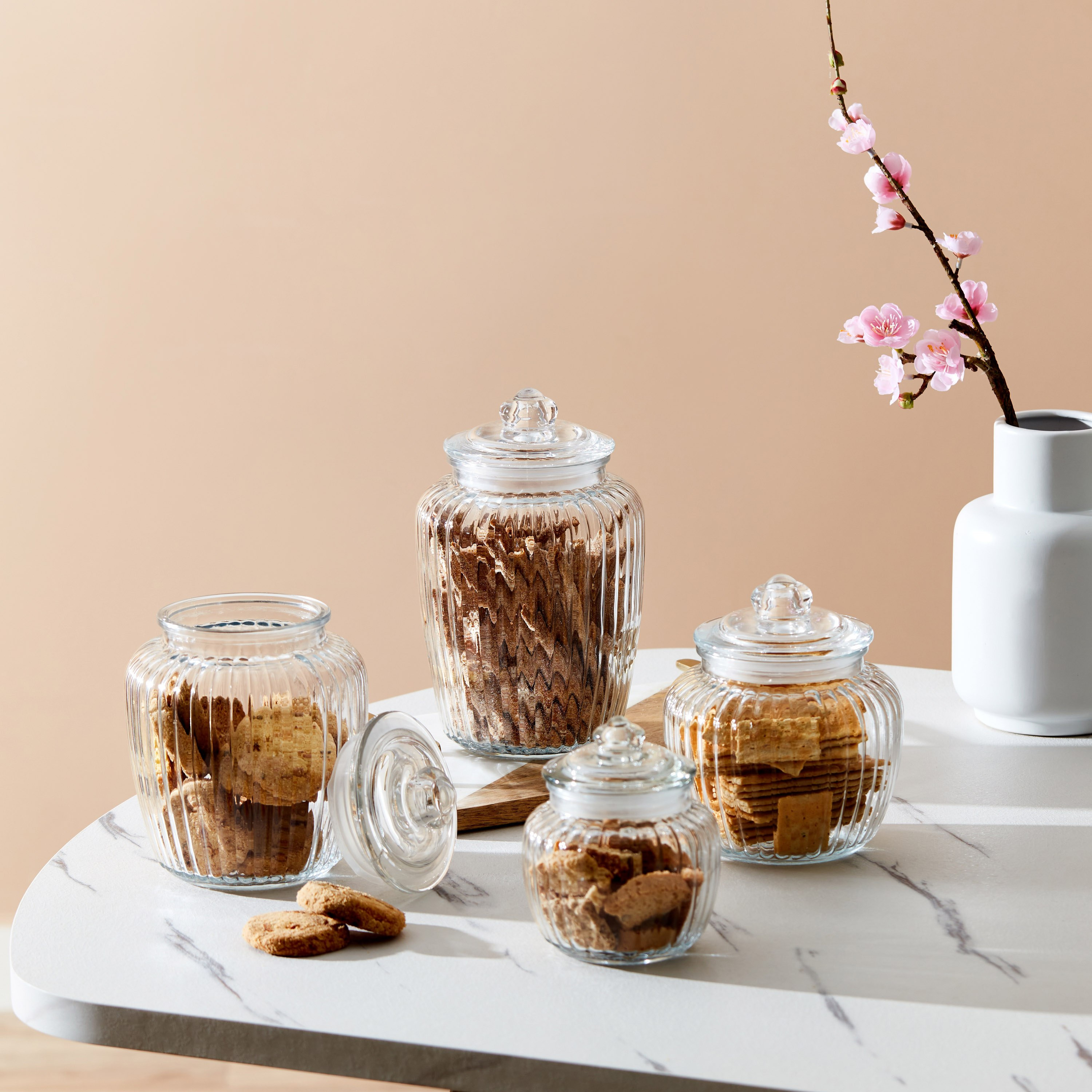 جرة زجاج مخططة من بيلي - 1.9 لتر-hbxhomeware-hbxkitchen-image-5