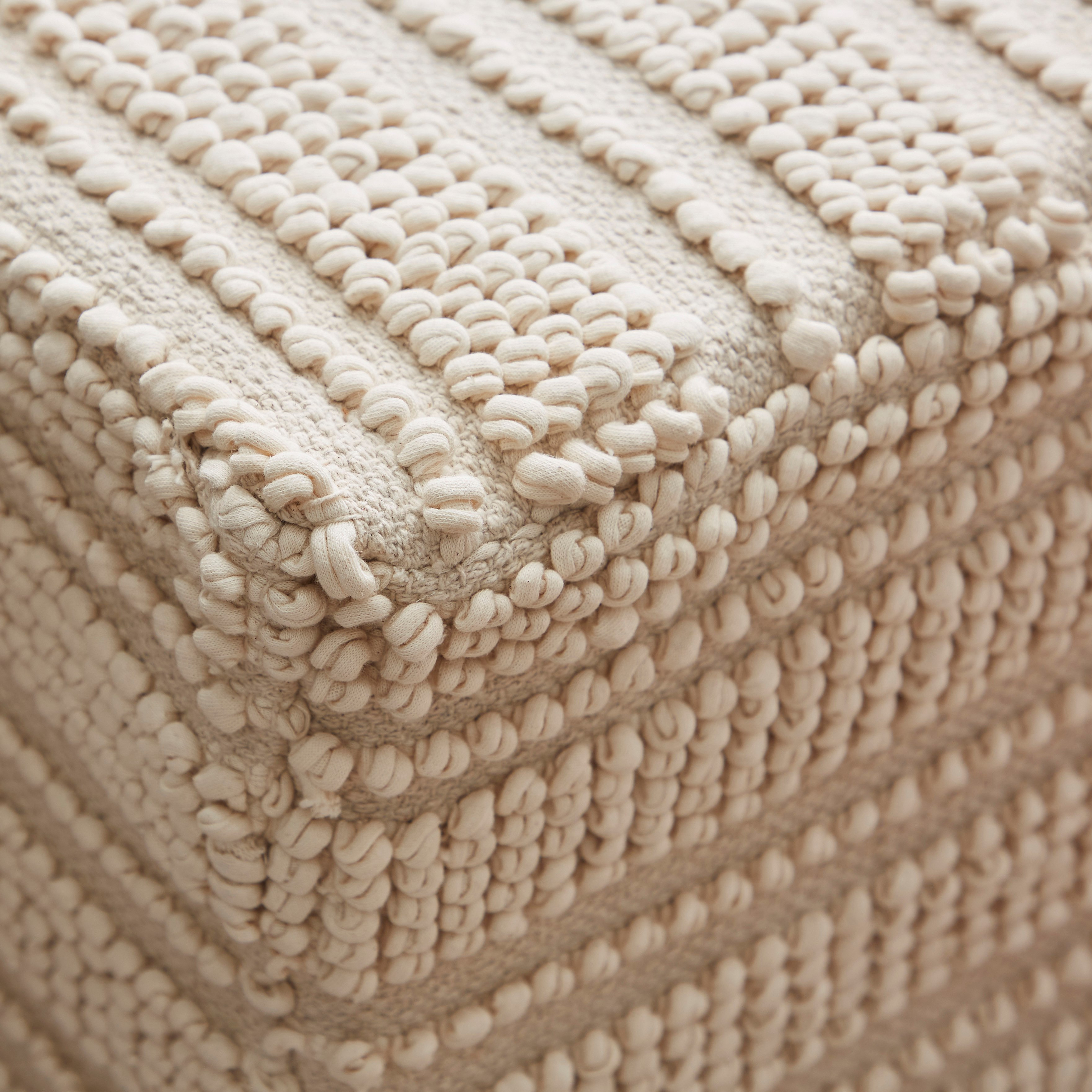 بوف مصنوع يدويًا من ساراي بالهيري - 40x40 سم-hbxlivingroom-sofasandarmchairs-ottomansandfootstools-image-2